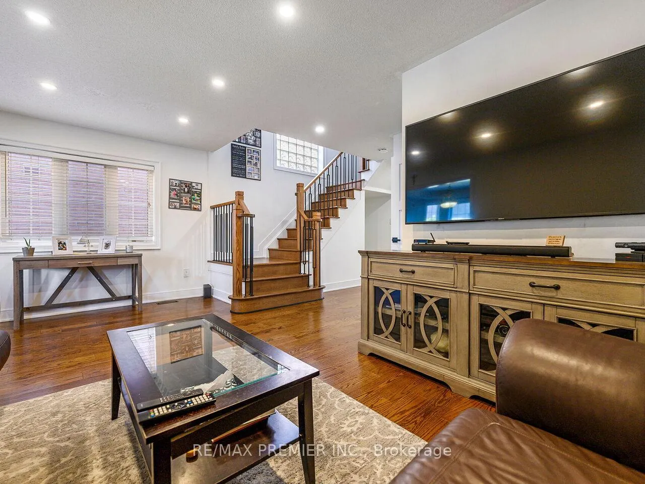 Photo 10 of 104 Humbershed Crescent, Caledon, Bolton West — HOMEH