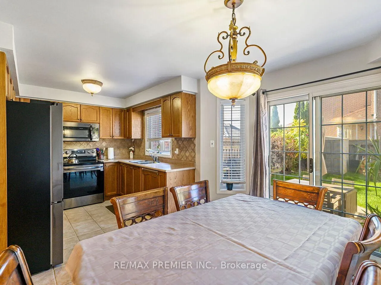 Photo 12 of 104 Humbershed Crescent, Caledon, Bolton West — HOMEH