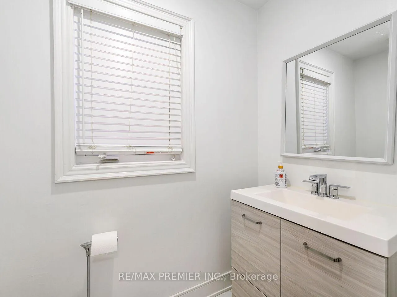 Photo 21 of 104 Humbershed Crescent, Caledon, Bolton West — HOMEH