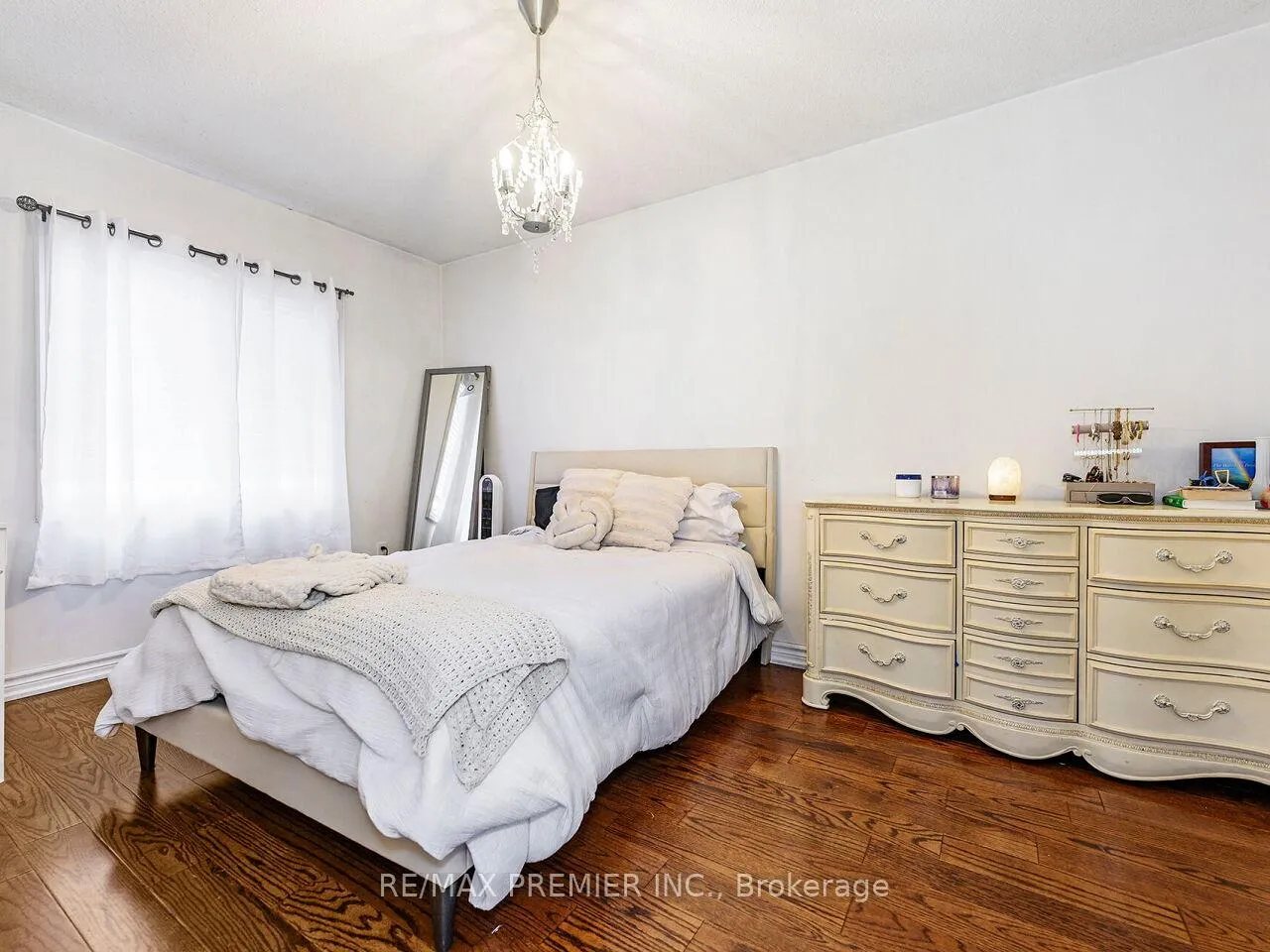 Photo 30 of 104 Humbershed Crescent, Caledon, Bolton West — HOMEH