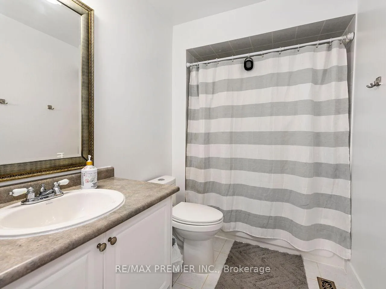 Photo 34 of 104 Humbershed Crescent, Caledon, Bolton West — HOMEH