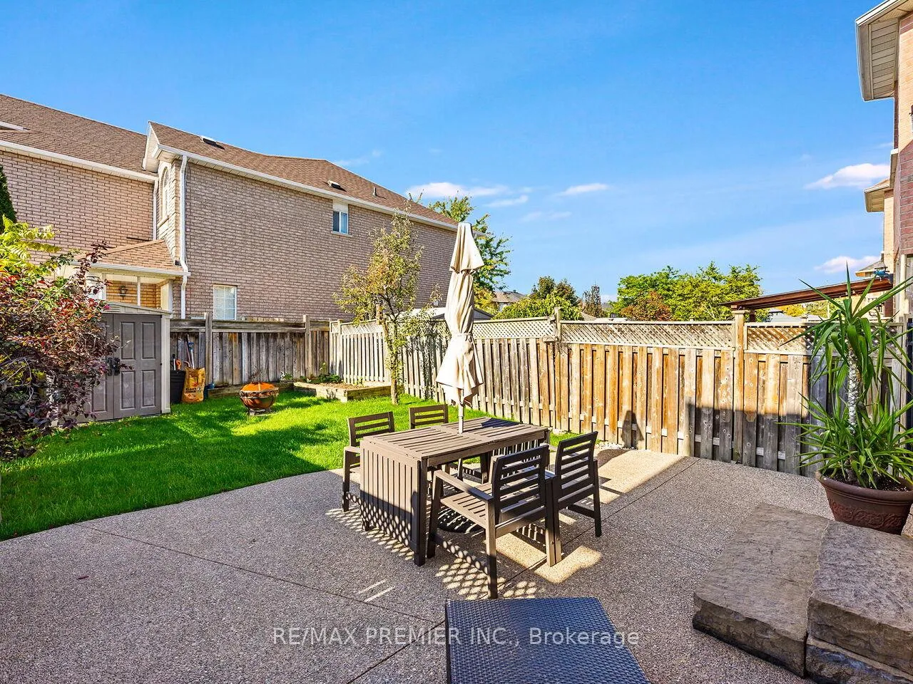 Photo 38 of 104 Humbershed Crescent, Caledon, Bolton West — HOMEH