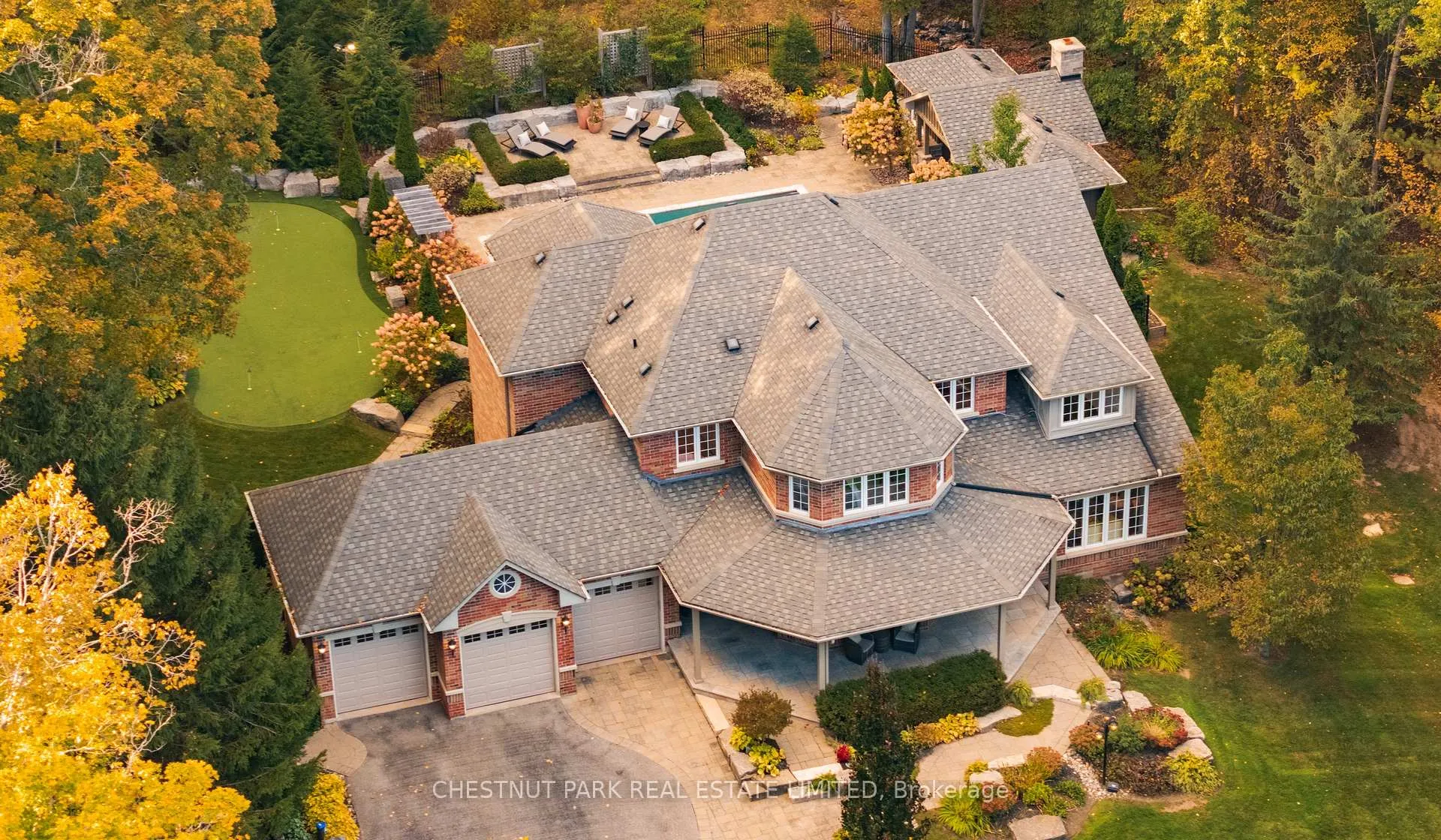 Photo 1 of 6 Oakview Place, Uxbridge — HOMEH