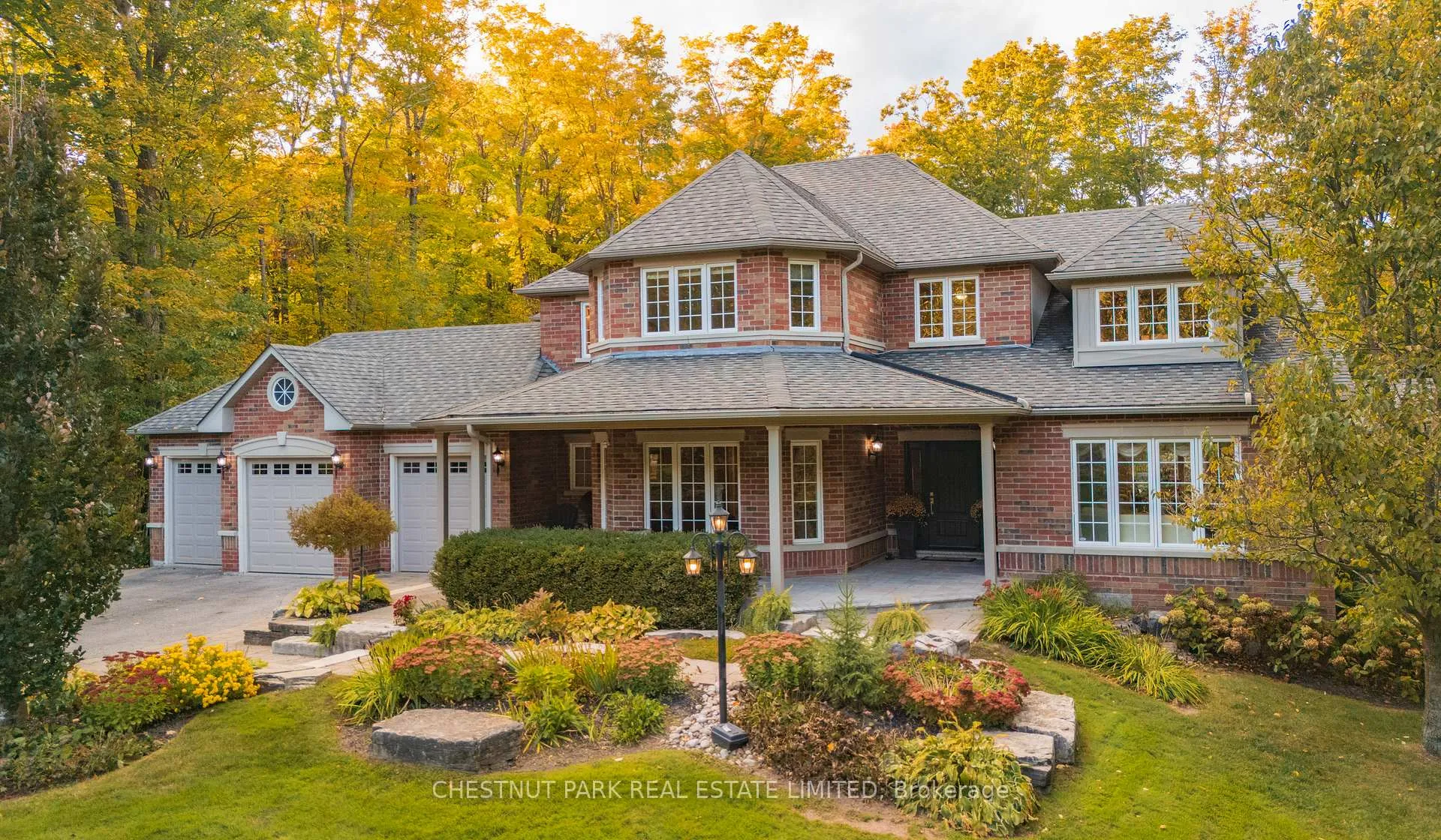 Photo 3 of 6 Oakview Place, Uxbridge — HOMEH