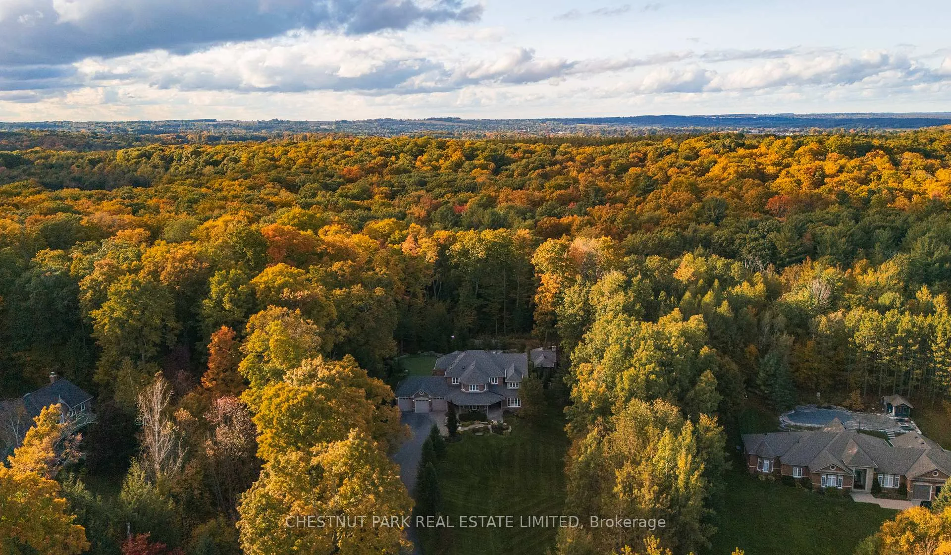 Photo 4 of 6 Oakview Place, Uxbridge — HOMEH
