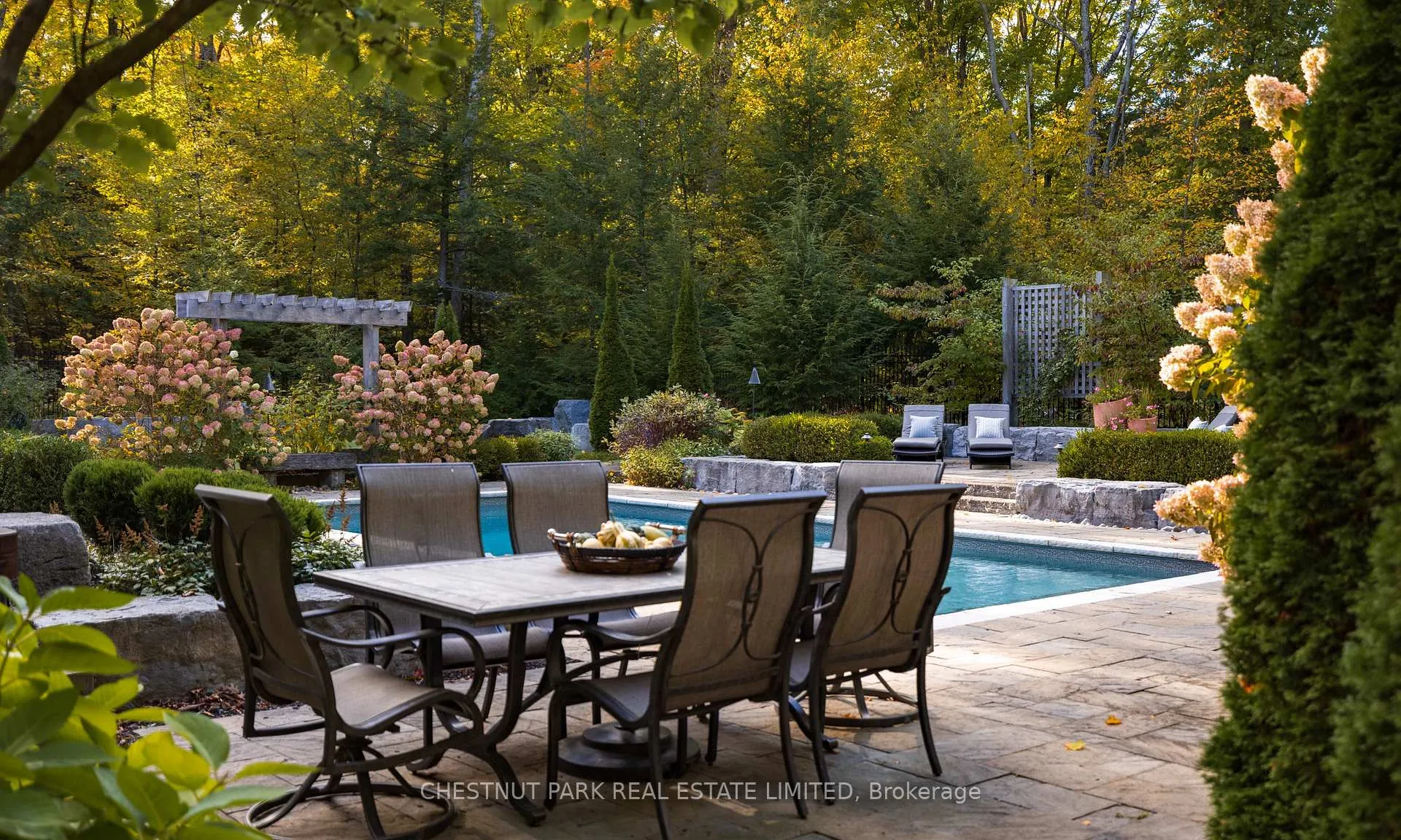 Photo 16 of 6 Oakview Place, Uxbridge — HOMEH