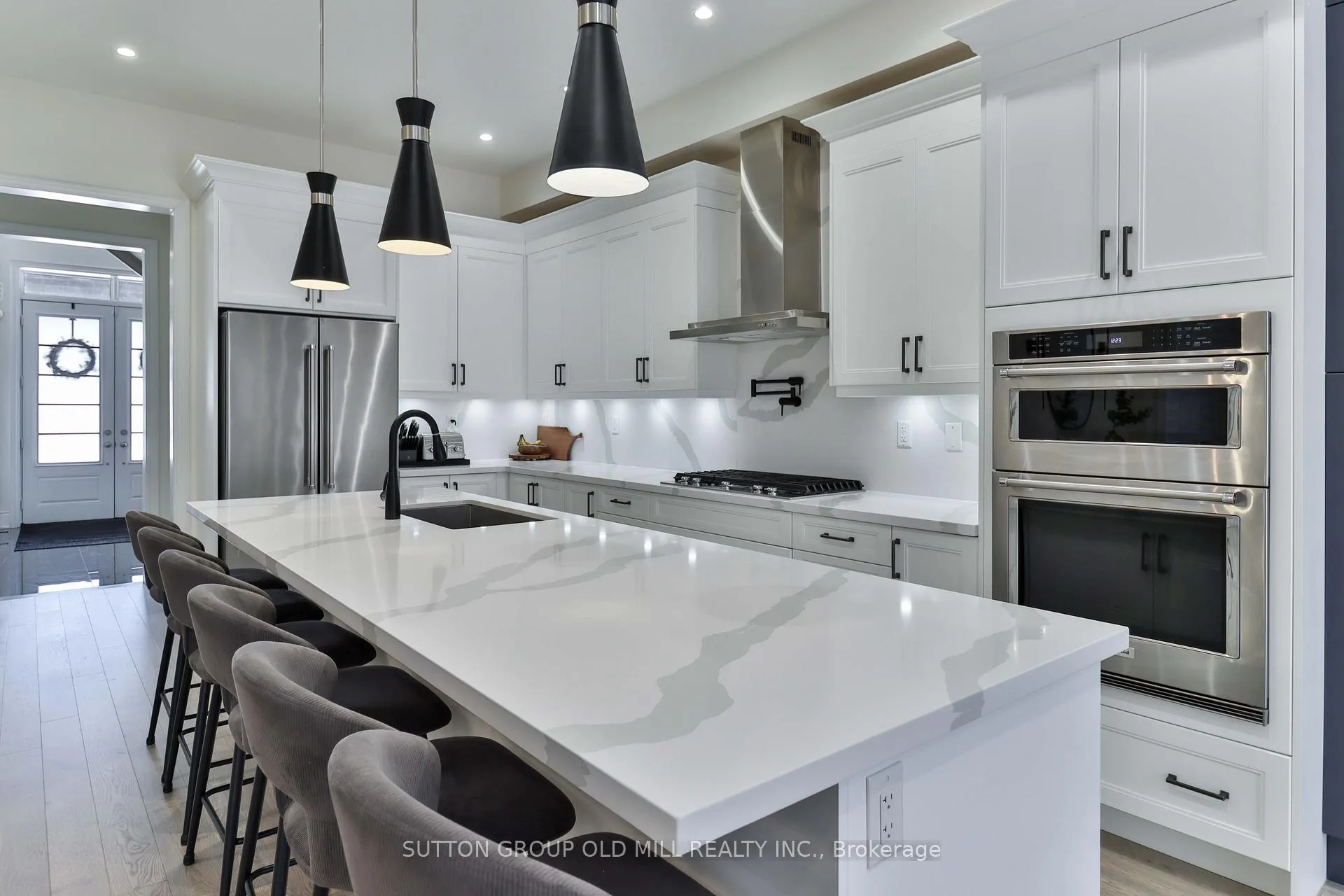 Photo 12 of 17 Bellefond Street, Vaughan, Kleinburg — HOMEH