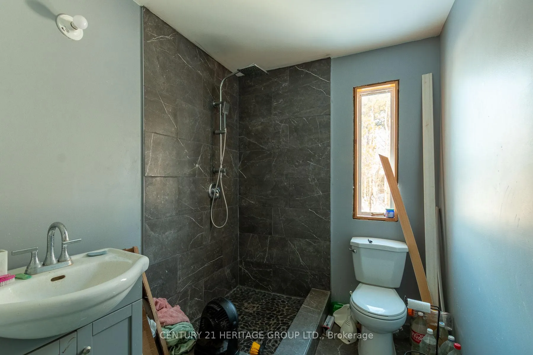 Photo 18 of 797177 East Back Line, Chatsworth — HOMEH