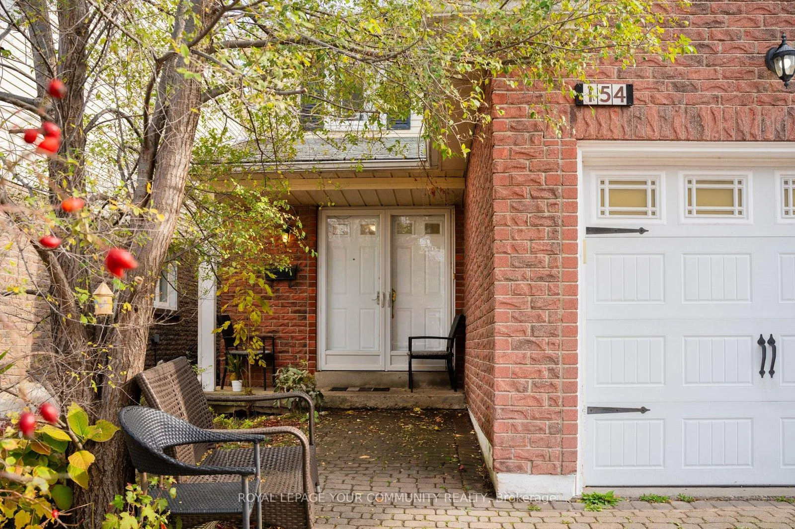 Photo 2 of 154 Lisa Crescent, Vaughan, Crestwood-Springfarm-Yorkhill — HOMEH