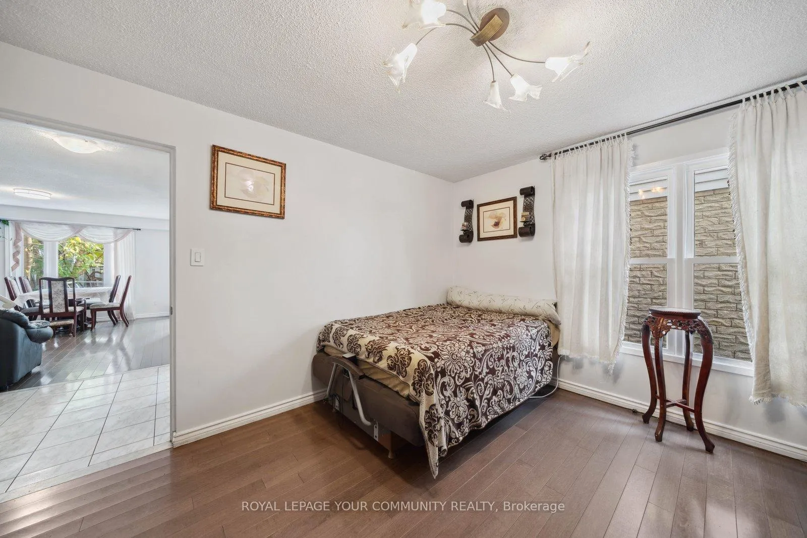 Photo 5 of 154 Lisa Crescent, Vaughan, Crestwood-Springfarm-Yorkhill — HOMEH