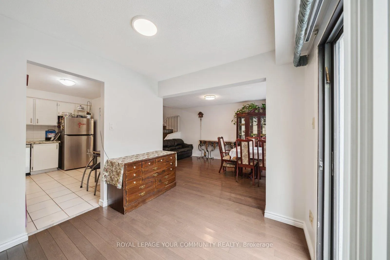Photo 11 of 154 Lisa Crescent, Vaughan, Crestwood-Springfarm-Yorkhill — HOMEH