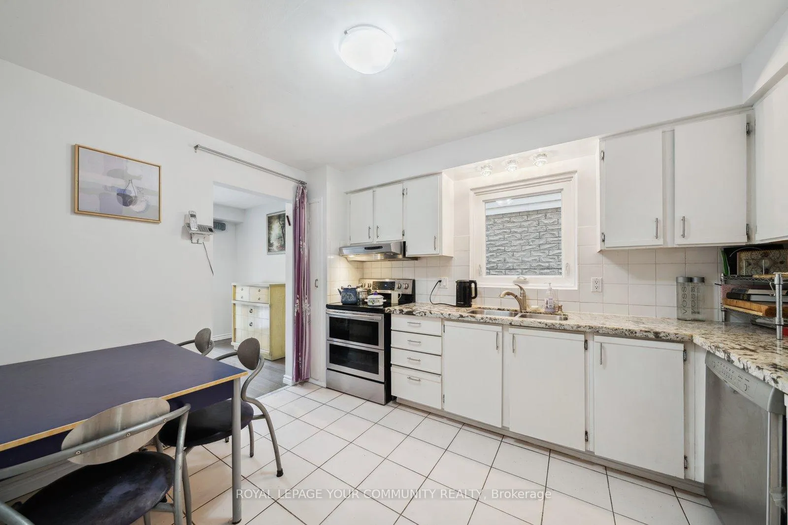 Photo 12 of 154 Lisa Crescent, Vaughan, Crestwood-Springfarm-Yorkhill — HOMEH
