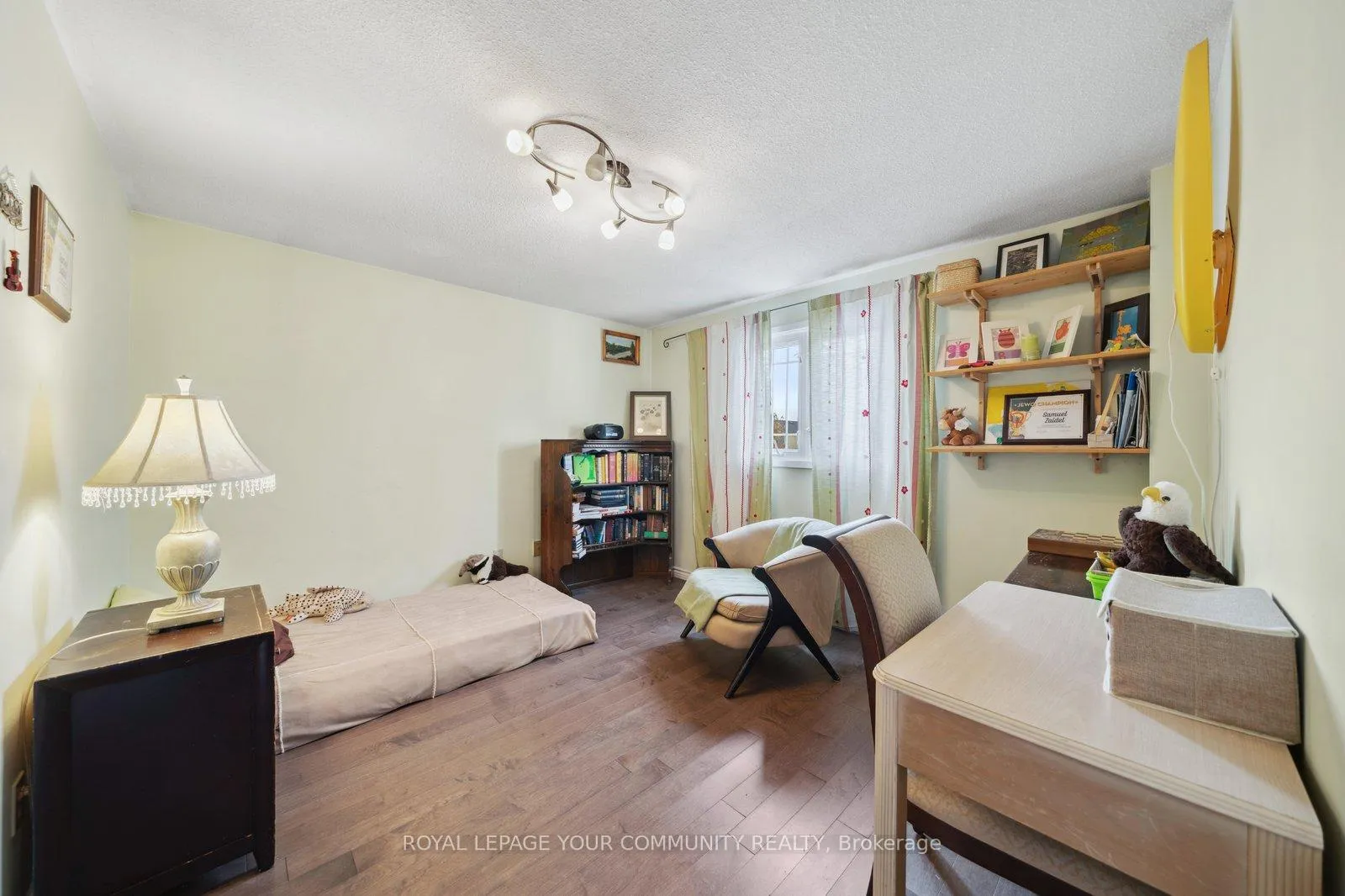 Photo 17 of 154 Lisa Crescent, Vaughan, Crestwood-Springfarm-Yorkhill — HOMEH