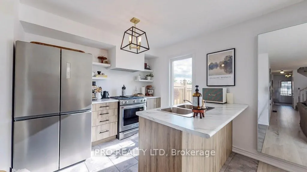 Photo 2 of 48 Brown Bear Street, Barrie, Holly — HOMEH