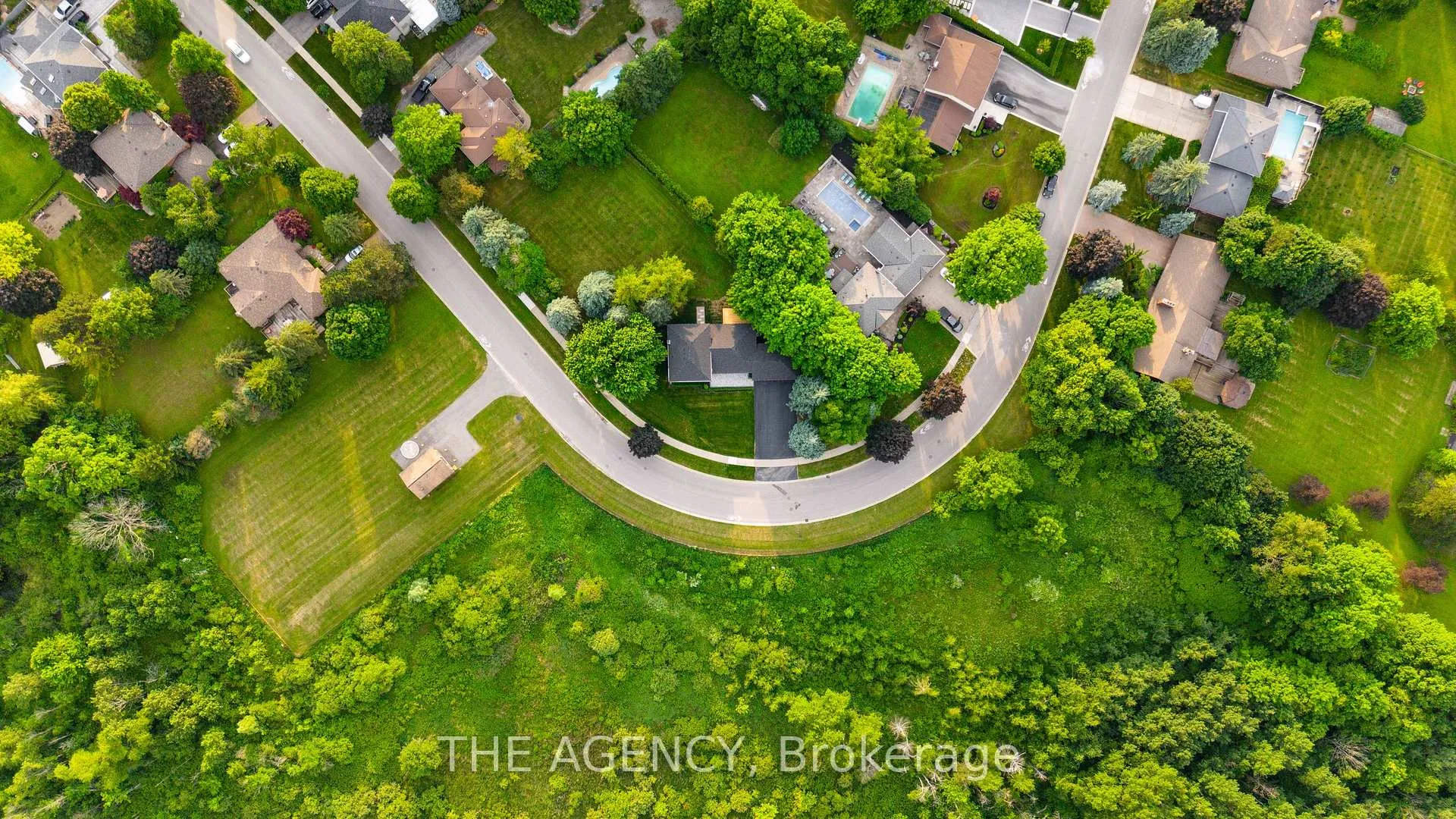 Photo 38 of 34 Burton Grove, King, King City — HOMEH