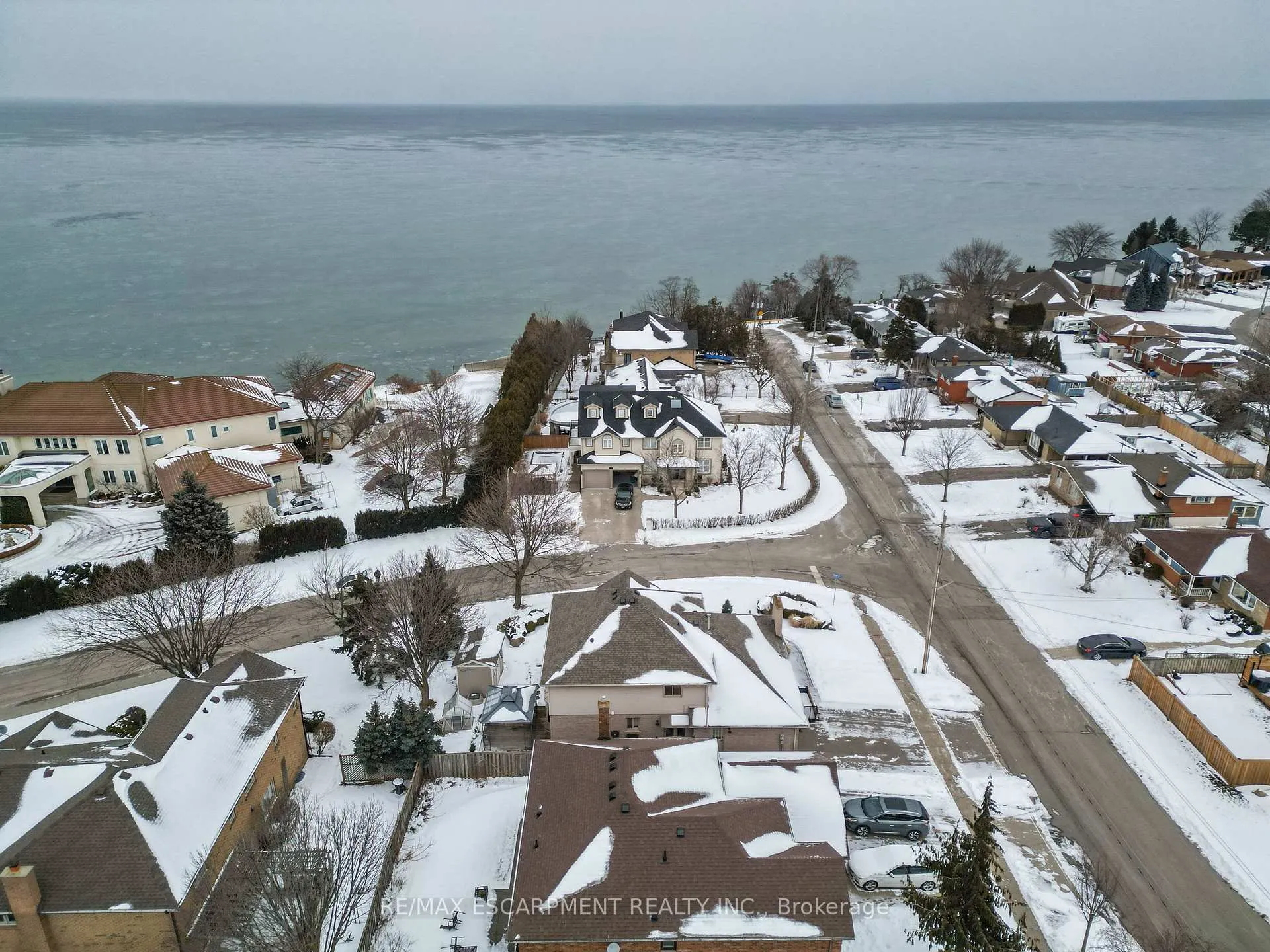 Photo 3 of 1 Shoreline Crescent, Grimsby, Grimsby Beach — HOMEH
