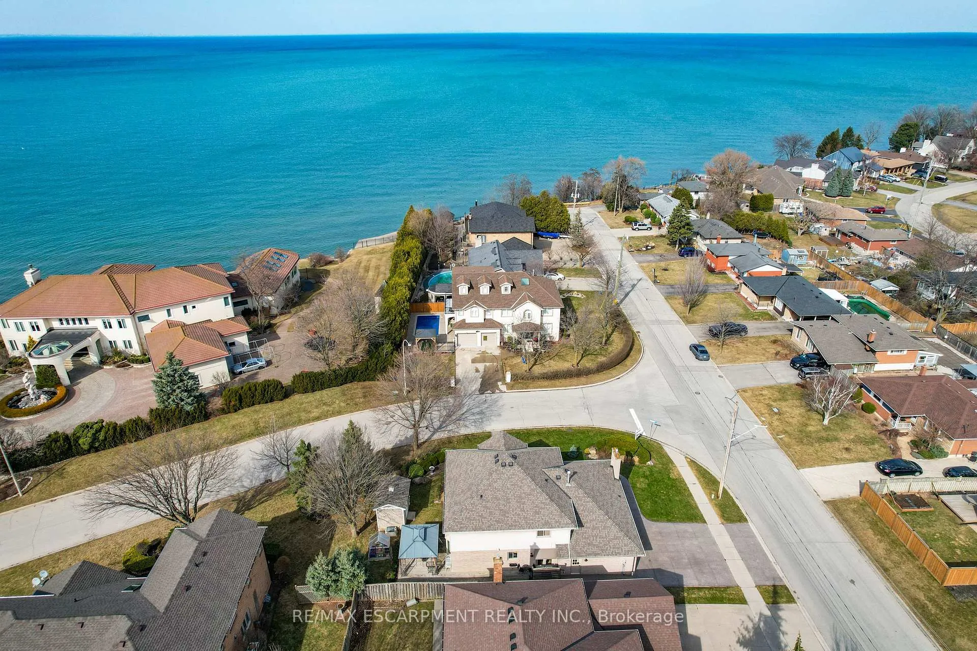 Photo 6 of 1 Shoreline Crescent, Grimsby, Grimsby Beach — HOMEH