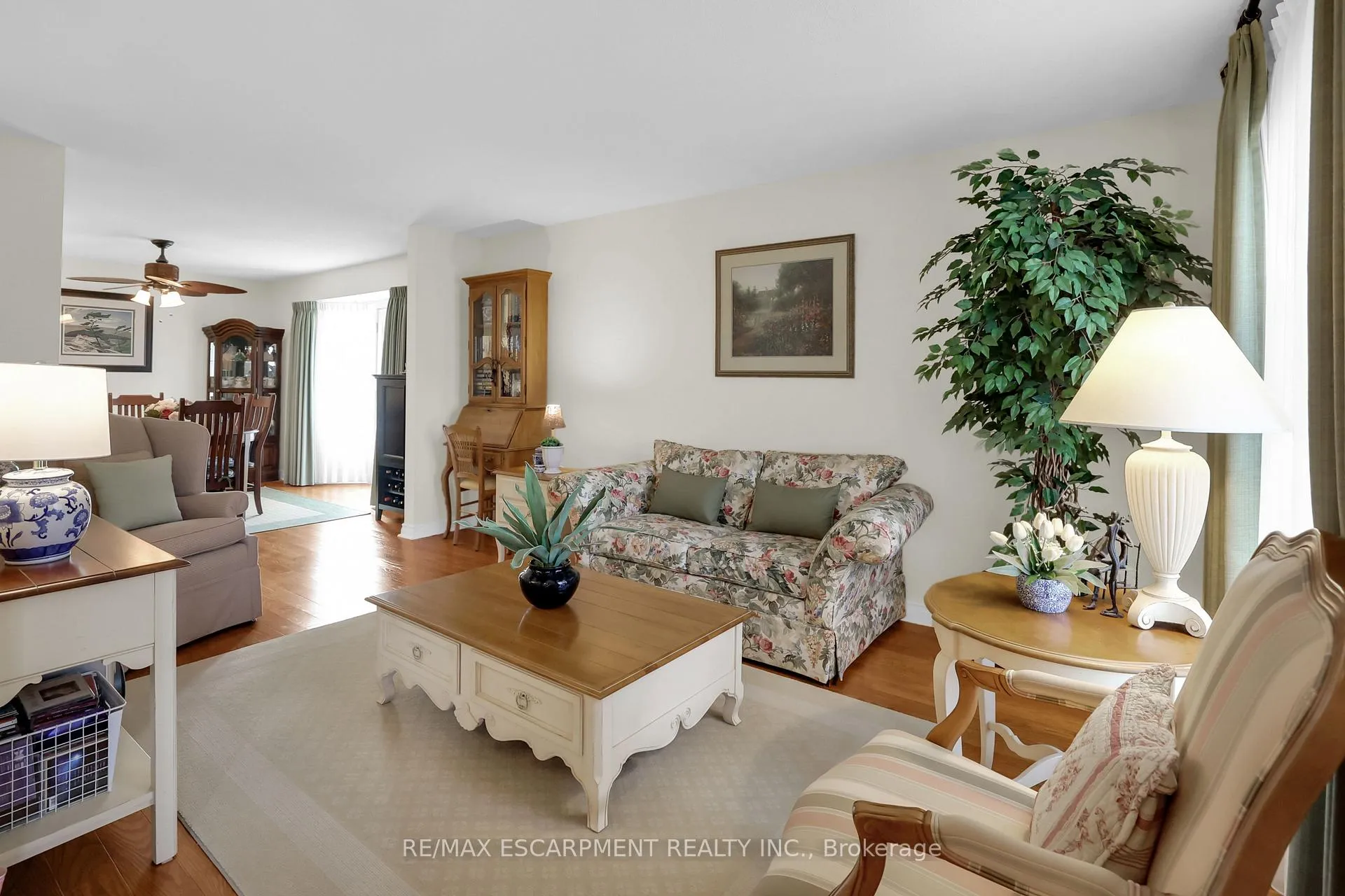Photo 8 of 1 Shoreline Crescent, Grimsby, Grimsby Beach — HOMEH