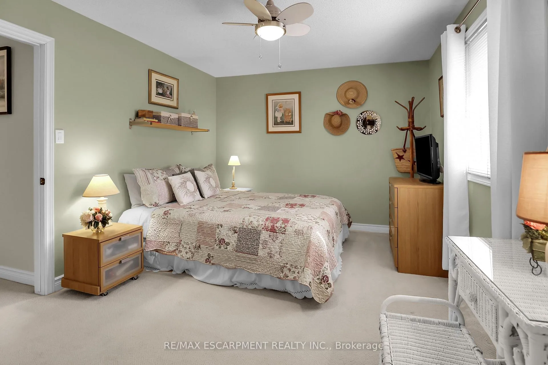 Photo 26 of 1 Shoreline Crescent, Grimsby, Grimsby Beach — HOMEH