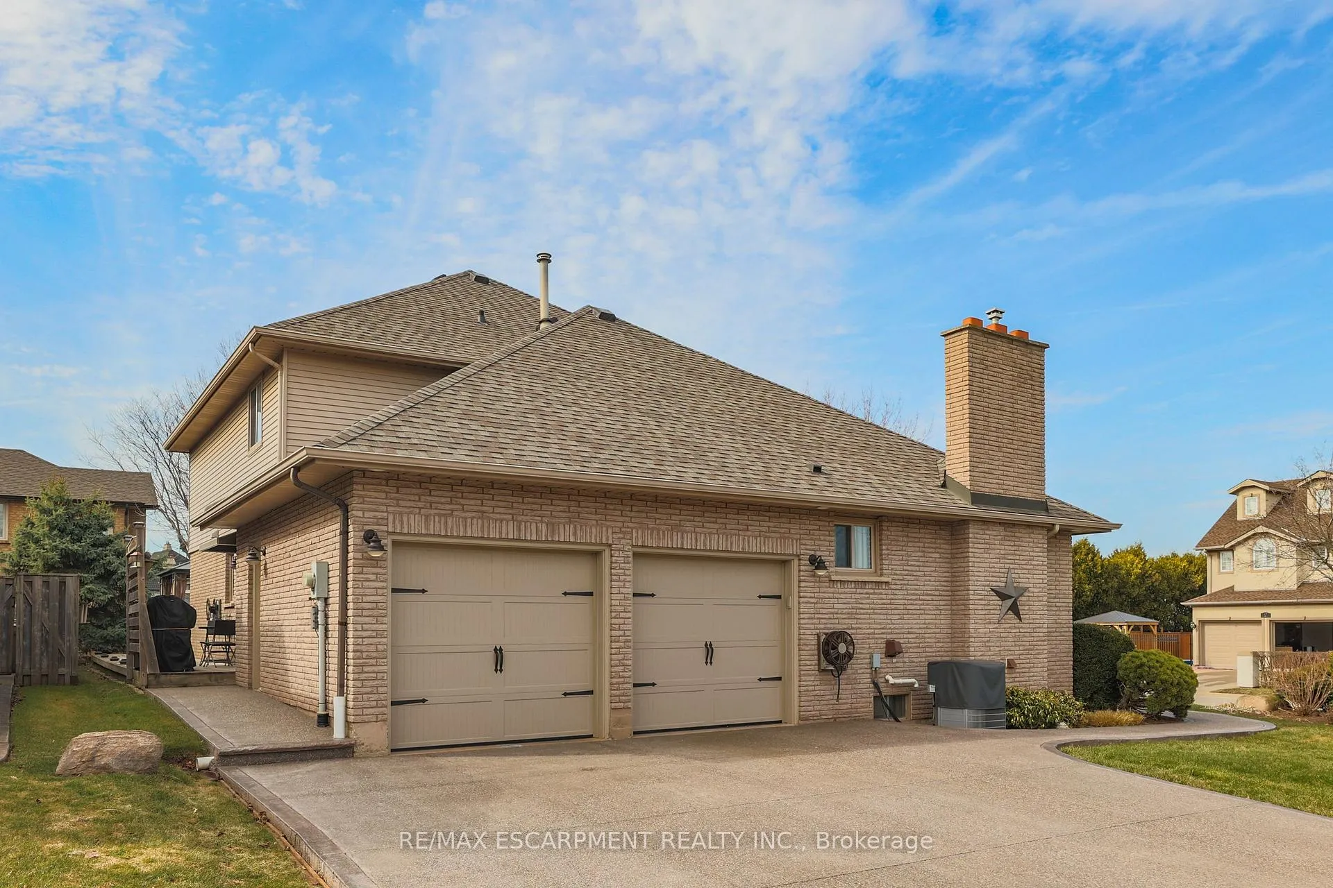 Photo 39 of 1 Shoreline Crescent, Grimsby, Grimsby Beach — HOMEH