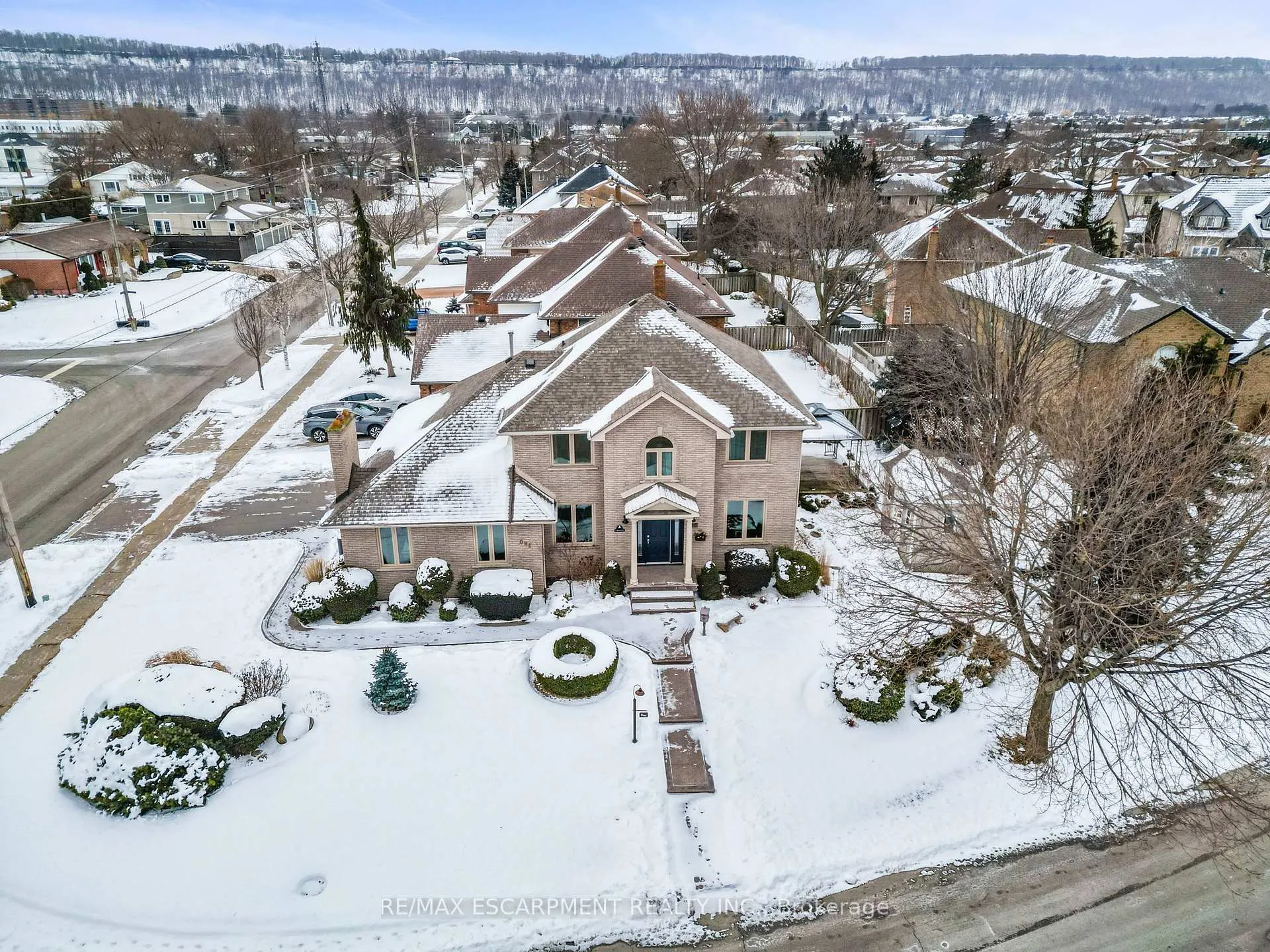 Photo 42 of 1 Shoreline Crescent, Grimsby, Grimsby Beach — HOMEH