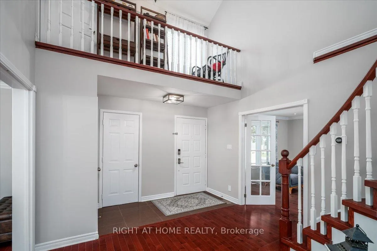 Photo 4 of 533 Braeburn Crescent, Pickering, Amberlea — HOMEH