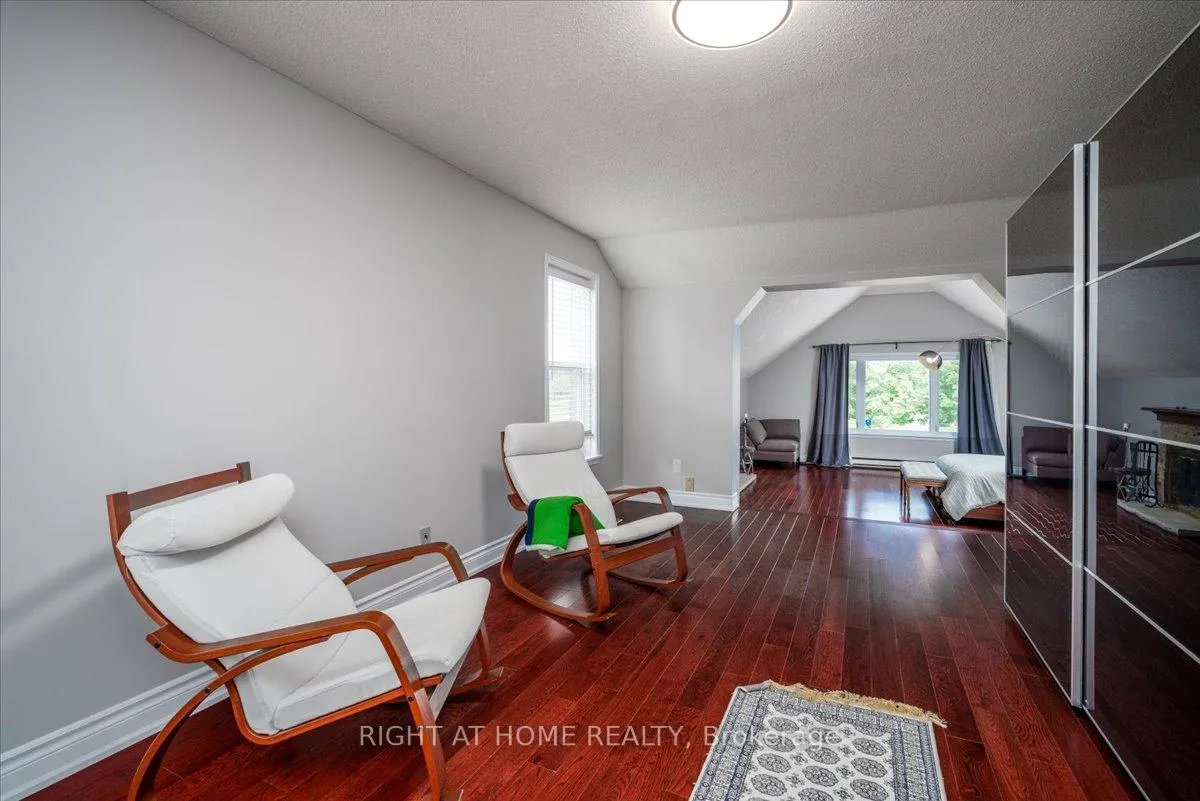 Photo 15 of 533 Braeburn Crescent, Pickering, Amberlea — HOMEH