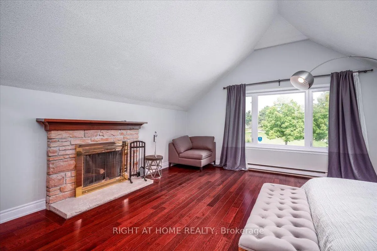 Photo 17 of 533 Braeburn Crescent, Pickering, Amberlea — HOMEH