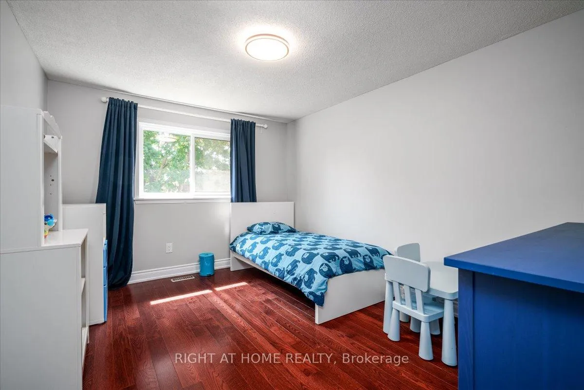 Photo 21 of 533 Braeburn Crescent, Pickering, Amberlea — HOMEH