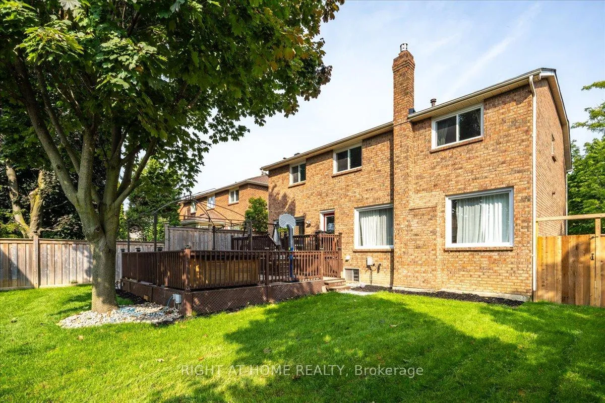 Photo 27 of 533 Braeburn Crescent, Pickering, Amberlea — HOMEH