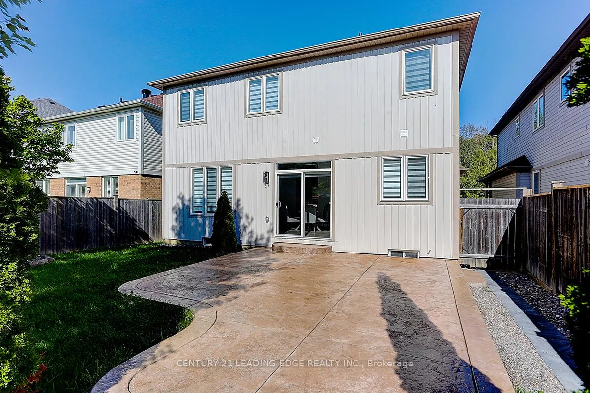 Photo 40 of 71 Robert Attersley Drive E, Whitby, Taunton North — HOMEH