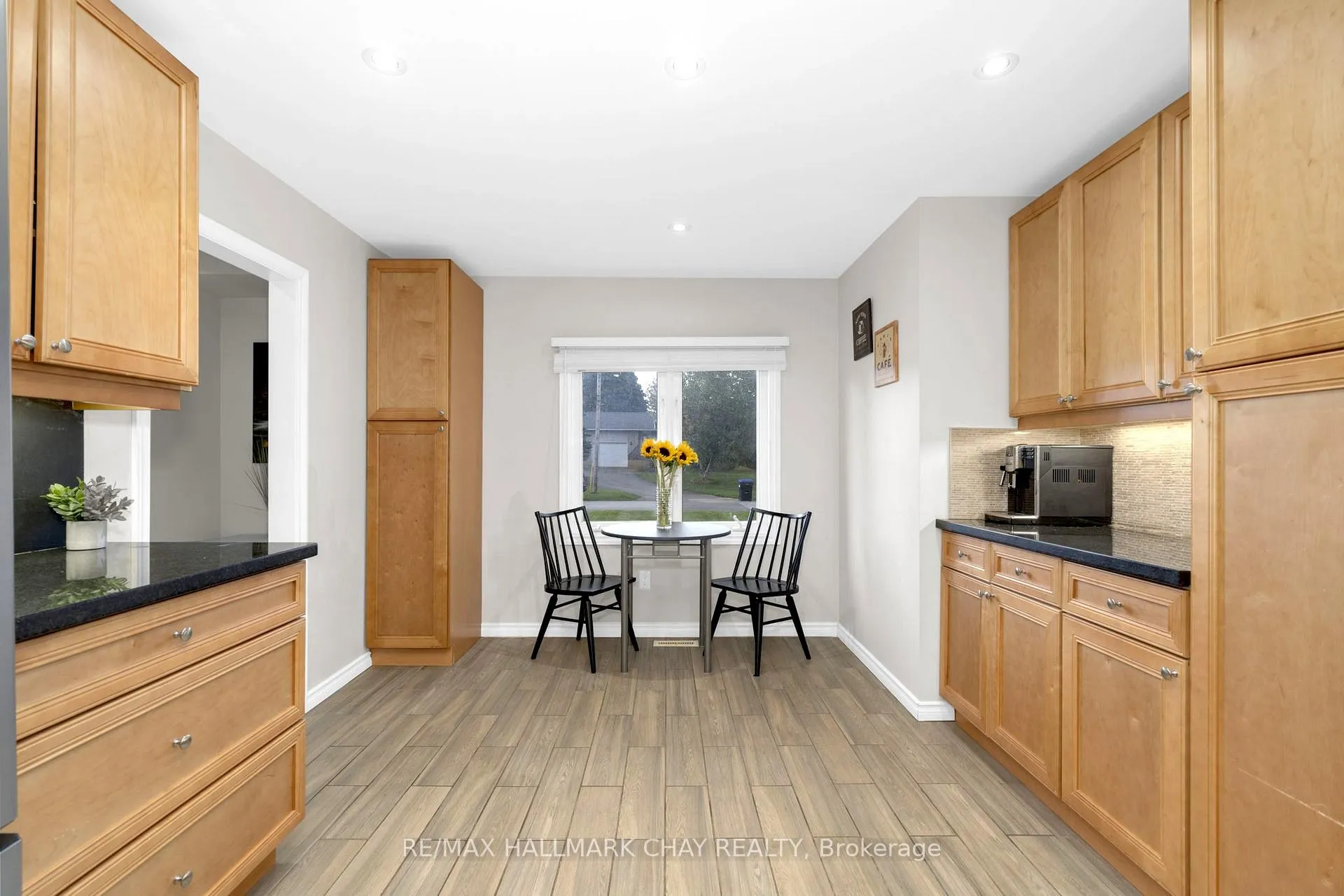 Photo 7 of 39 Elizabeth Street W, Clearview, Creemore — HOMEH