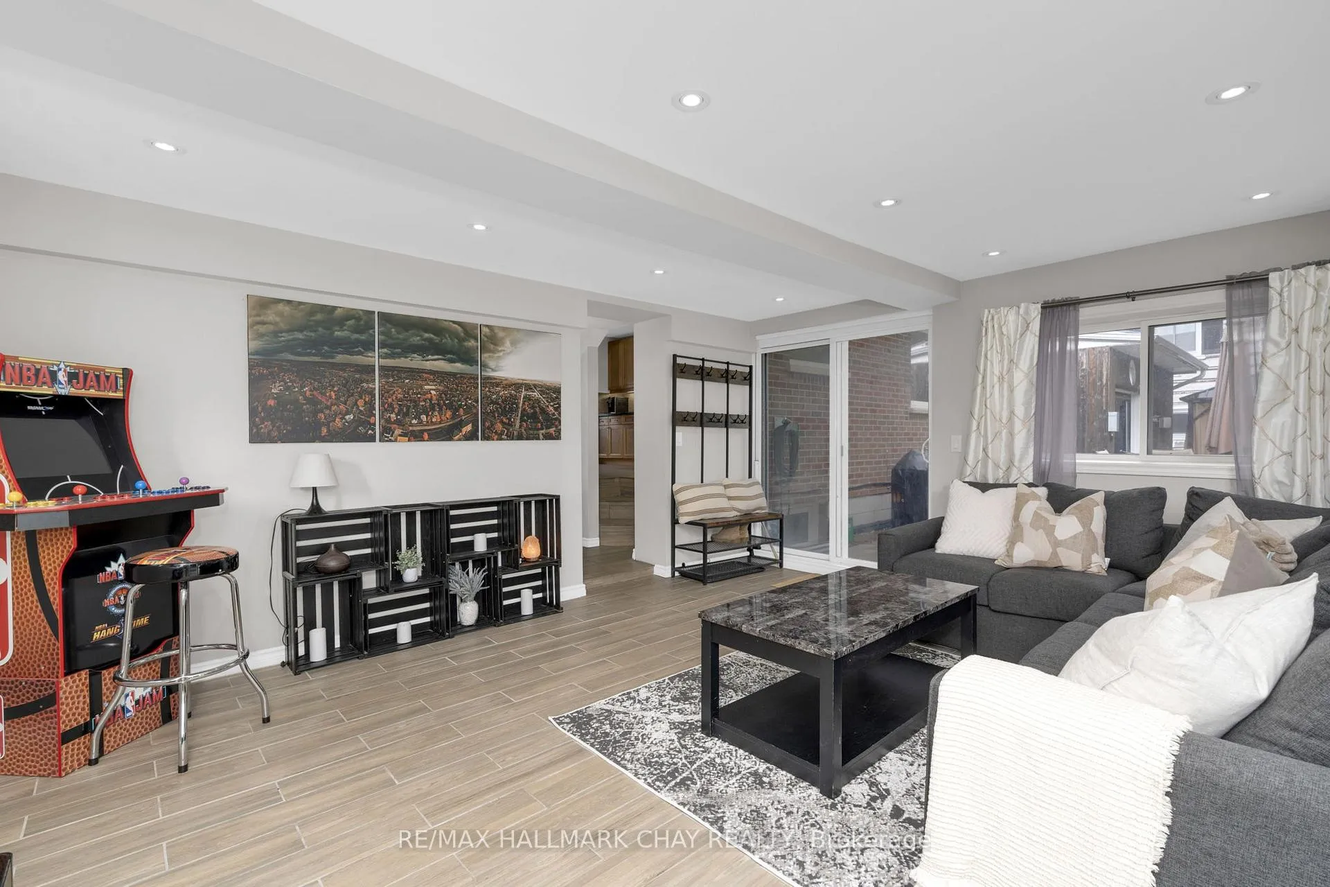 Photo 9 of 39 Elizabeth Street W, Clearview, Creemore — HOMEH