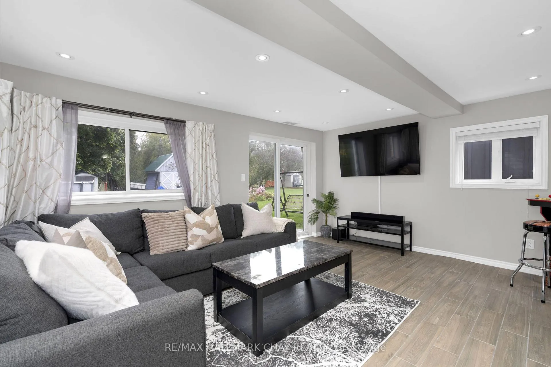 Photo 10 of 39 Elizabeth Street W, Clearview, Creemore — HOMEH
