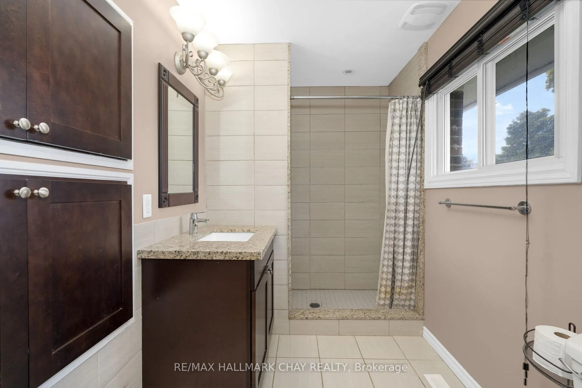 Photo 12 of 39 Elizabeth Street W, Clearview, Creemore — HOMEH
