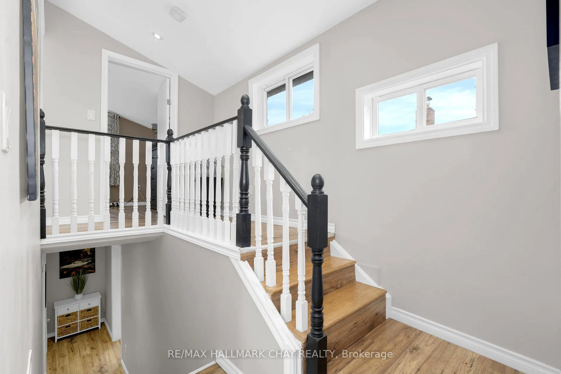 Photo 15 of 39 Elizabeth Street W, Clearview, Creemore — HOMEH