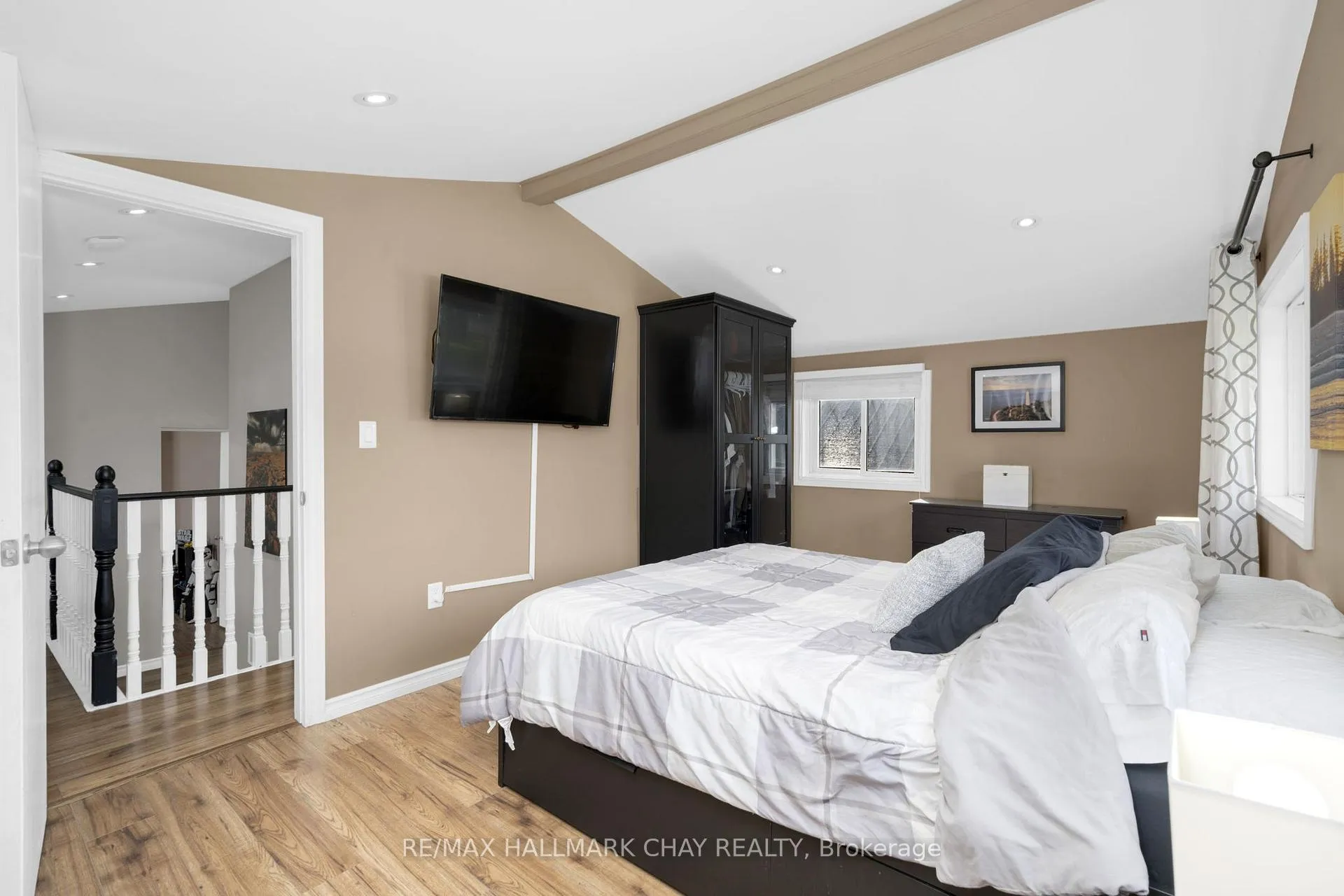 Photo 17 of 39 Elizabeth Street W, Clearview, Creemore — HOMEH