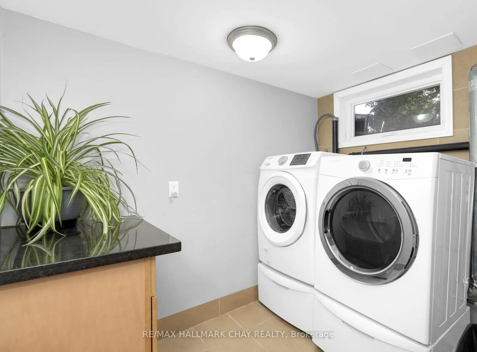 Photo 20 of 39 Elizabeth Street W, Clearview, Creemore — HOMEH