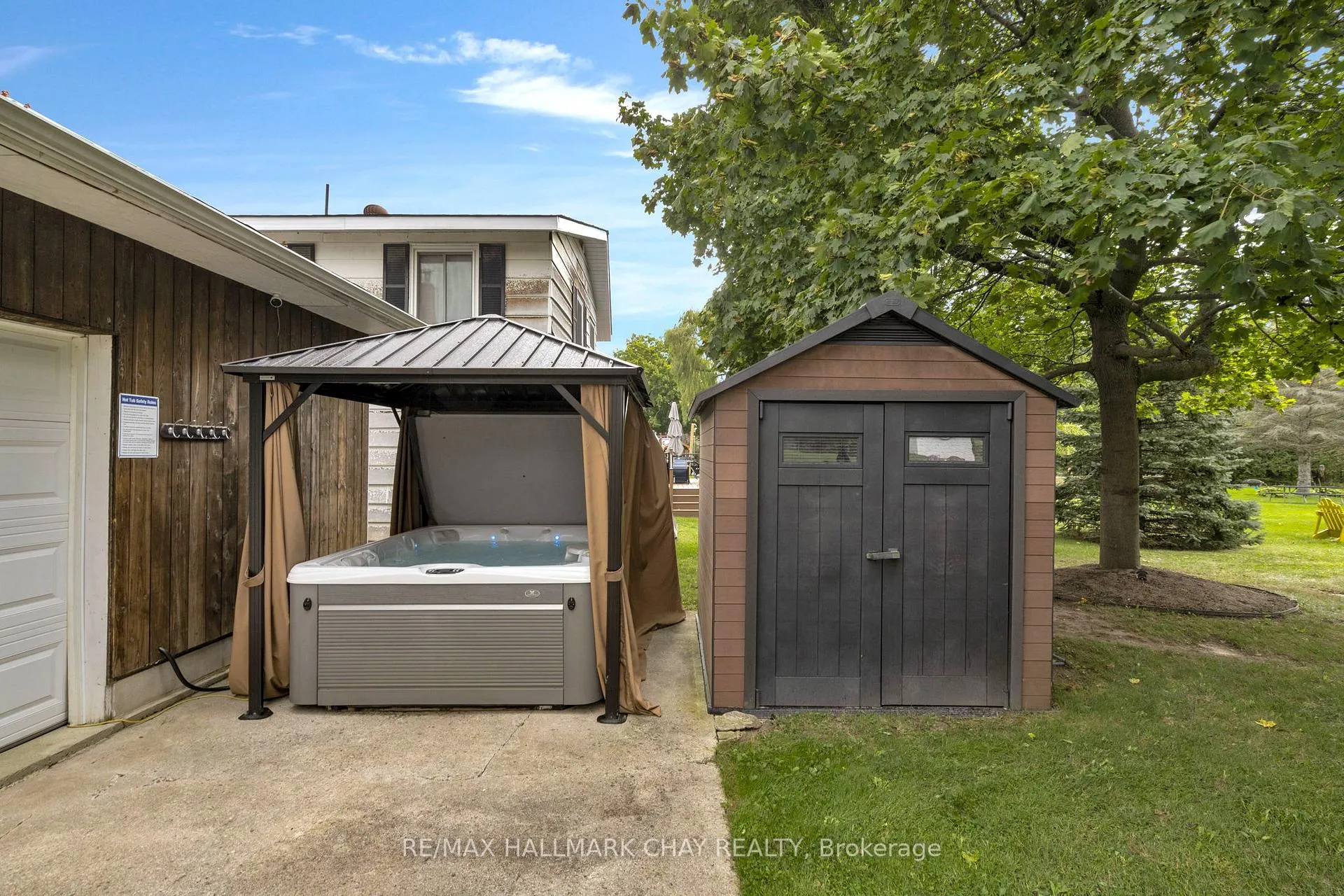 Photo 23 of 39 Elizabeth Street W, Clearview, Creemore — HOMEH