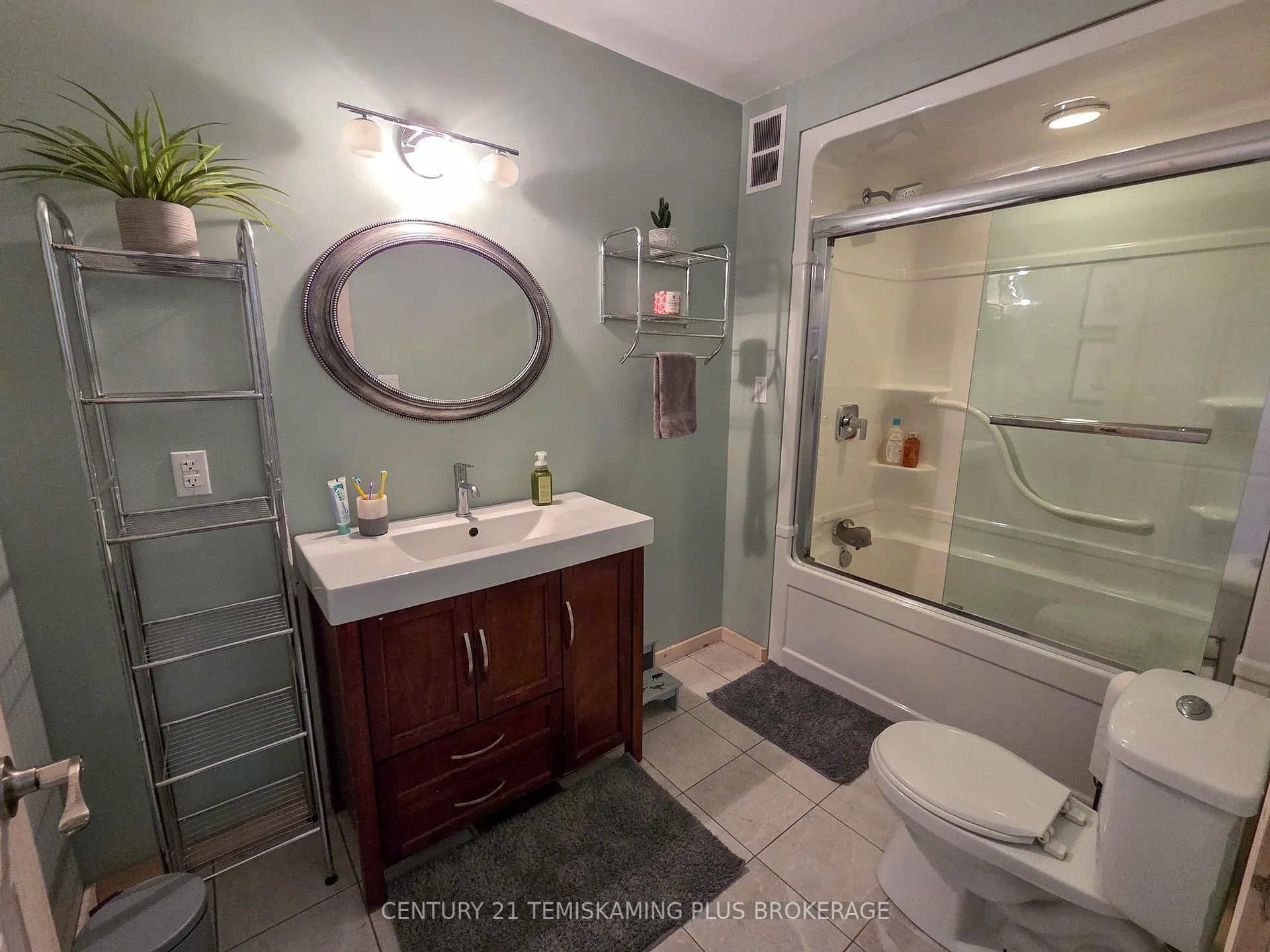Photo 12 of 22 Amy Street, Englehart, Central Timiskaming — HOMEH