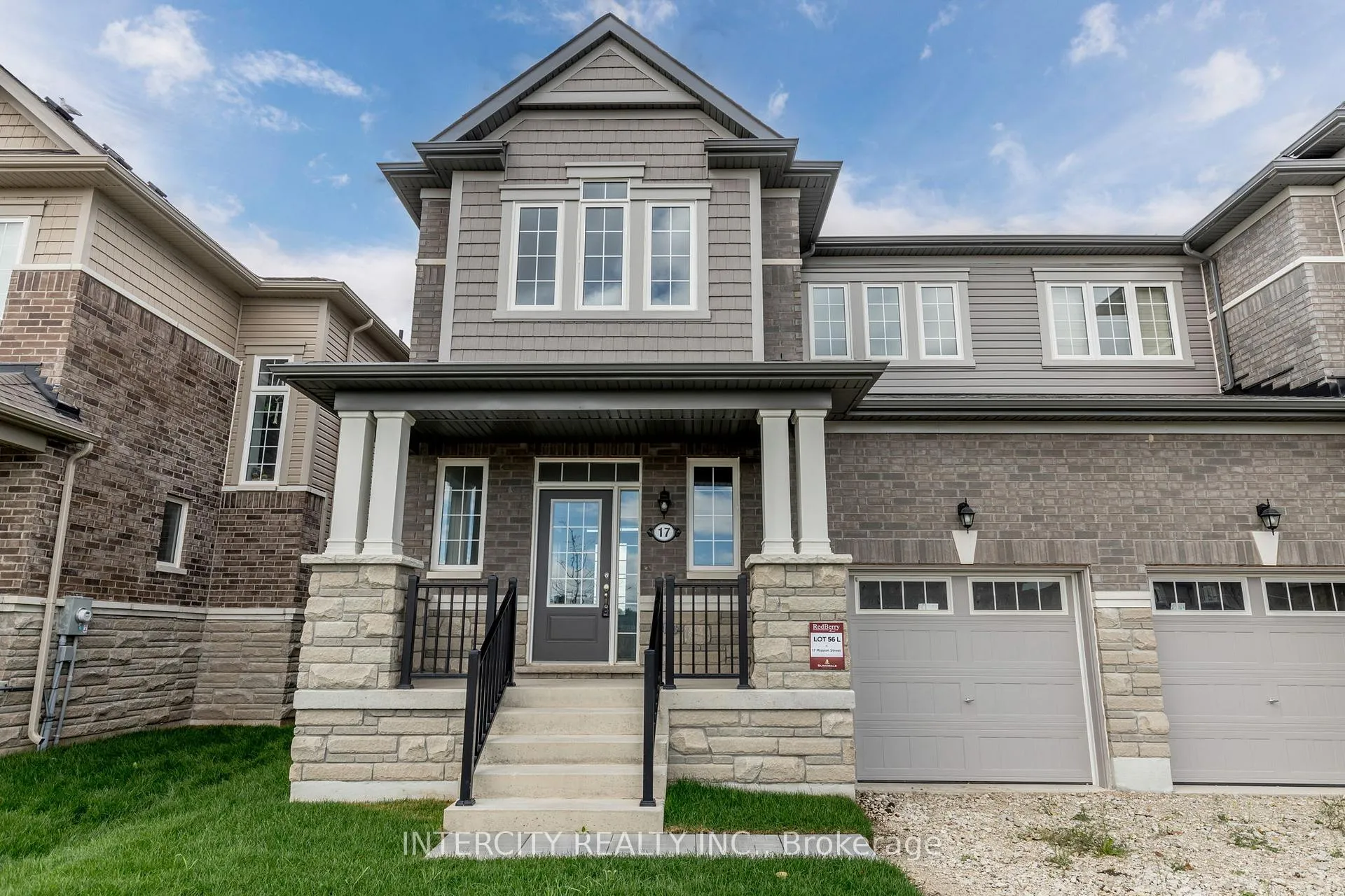 Photo 3 of 17 Mission Street, Wasaga Beach — HOMEH