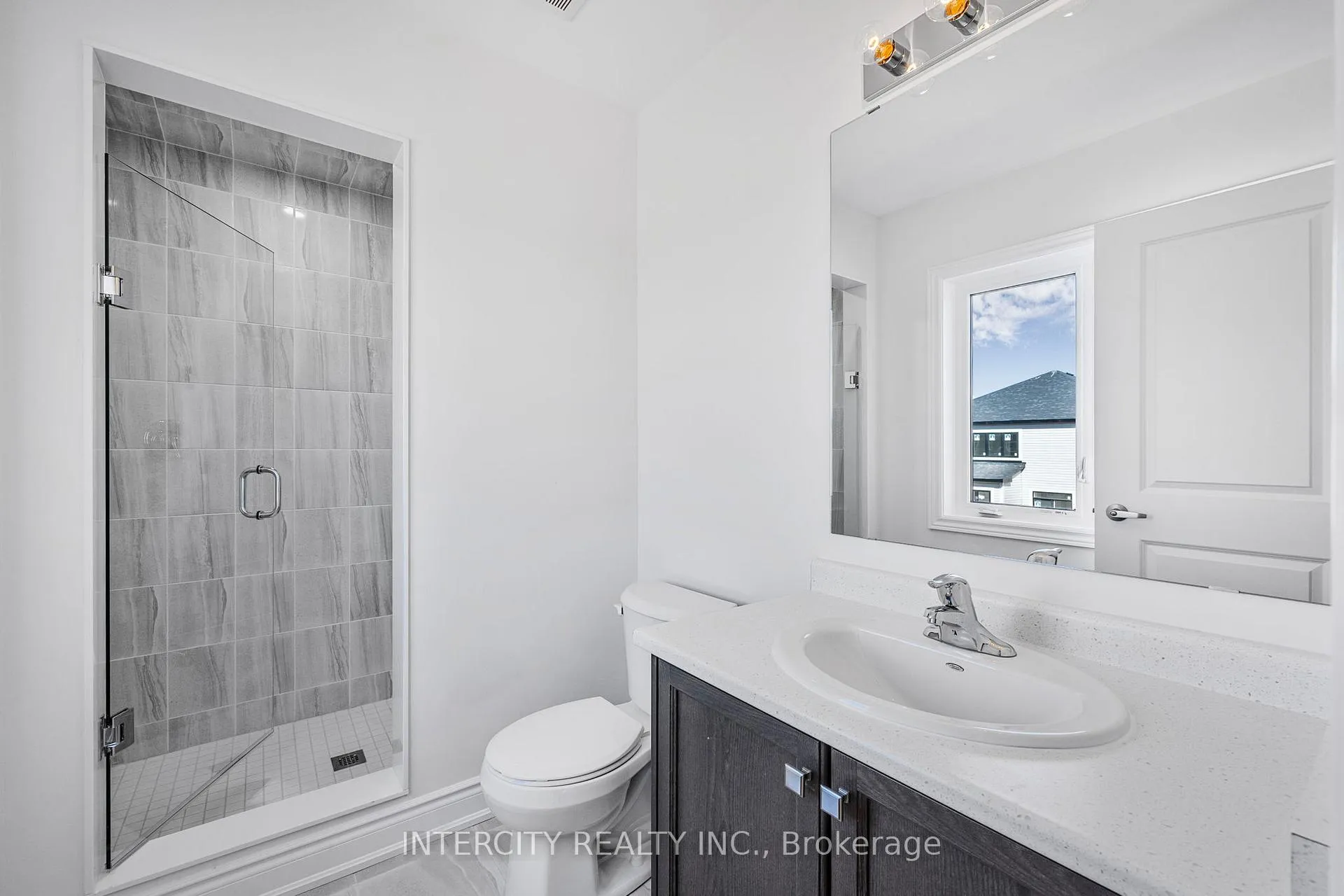 Photo 31 of 17 Mission Street, Wasaga Beach — HOMEH