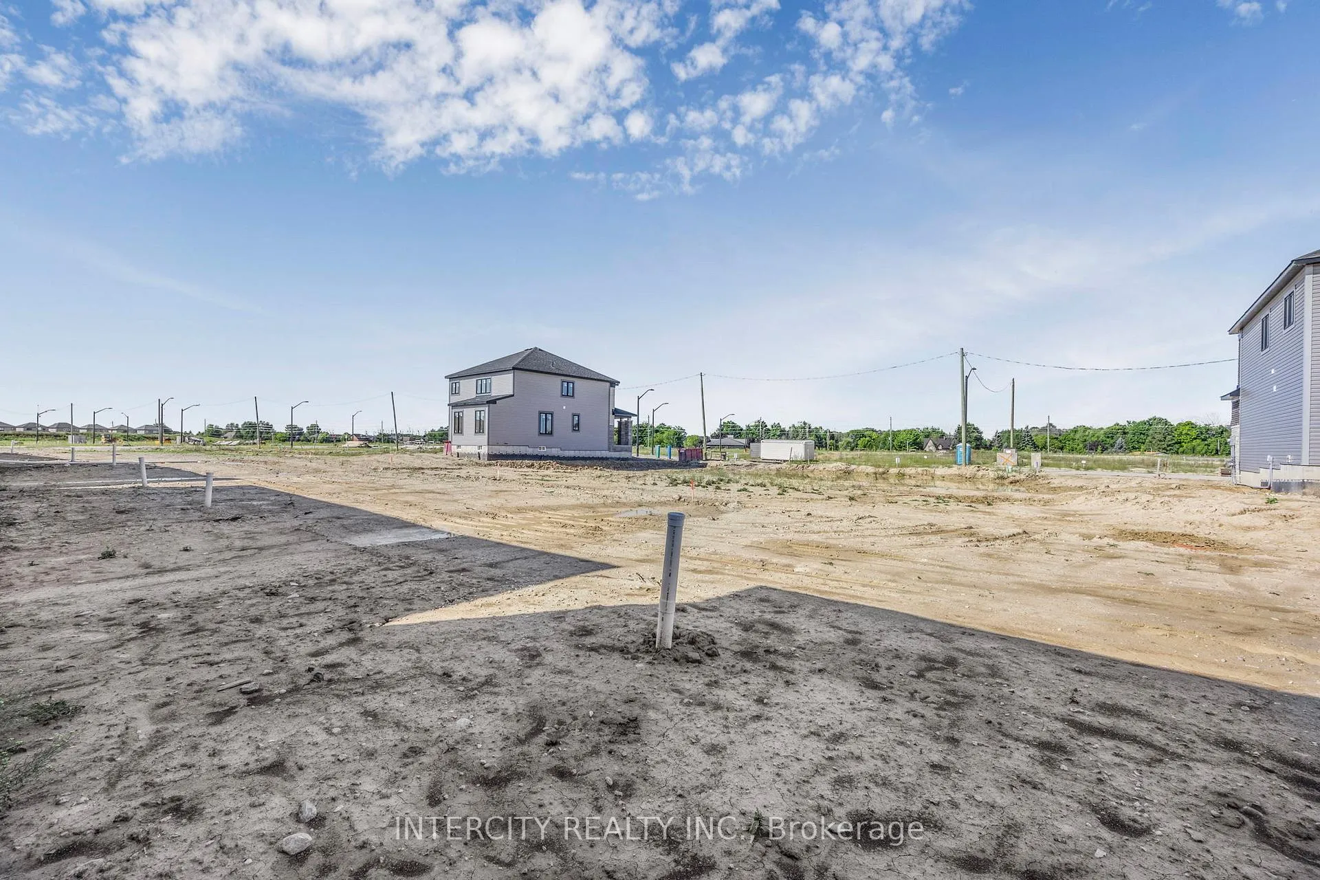 Photo 38 of 17 Mission Street, Wasaga Beach — HOMEH