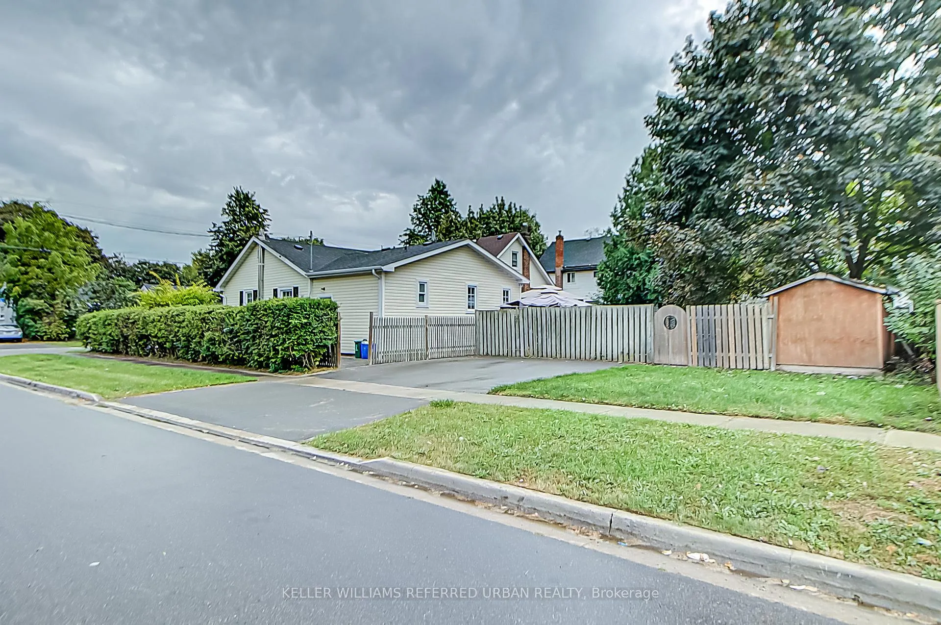 Photo 28 of 242 Oshawa Boulevard S, Oshawa, Central — HOMEH