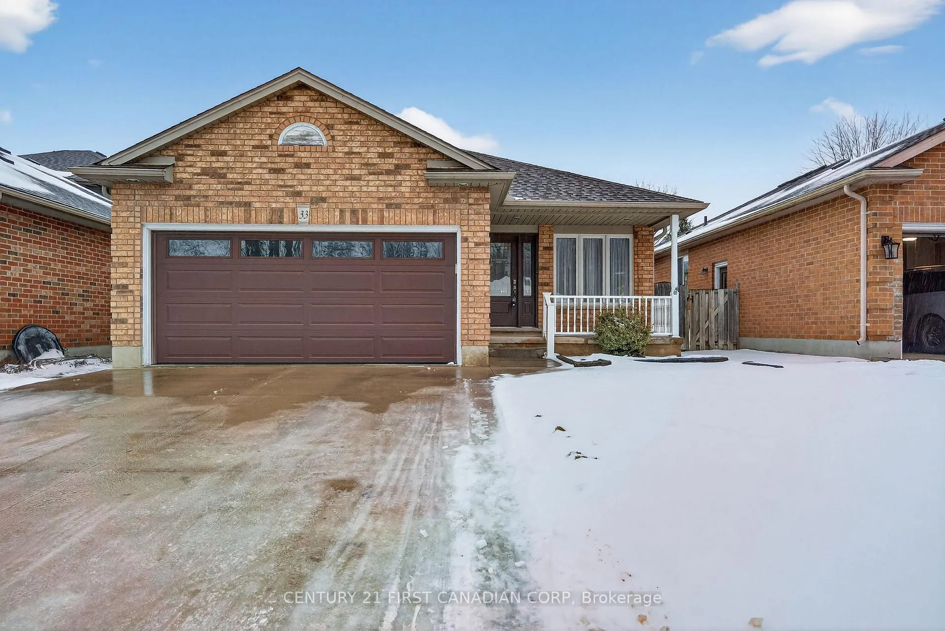 Photo 2 of 33 Juniper Crescent, Strathroy-Caradoc, SE — HOMEH