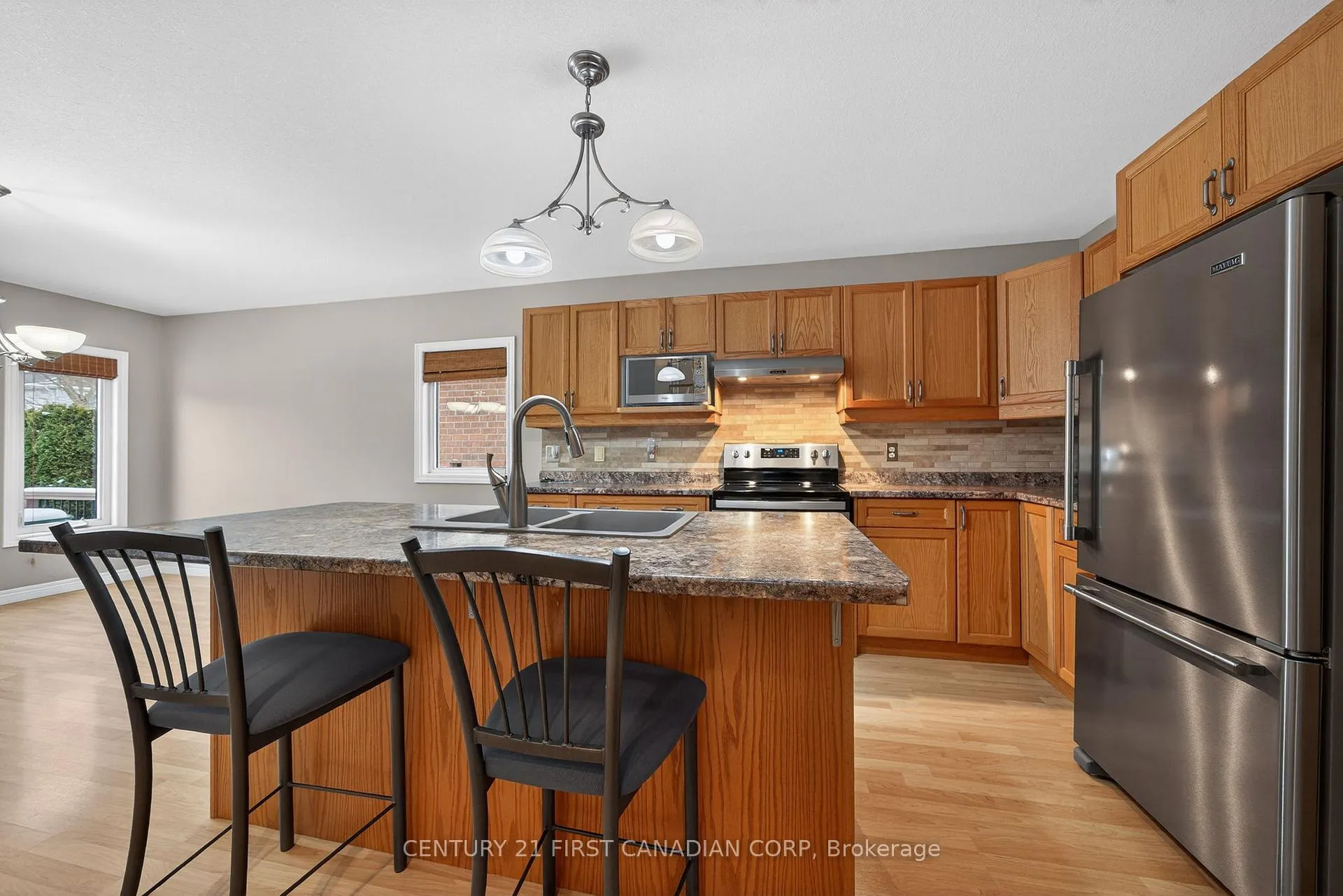 Photo 7 of 33 Juniper Crescent, Strathroy-Caradoc, SE — HOMEH