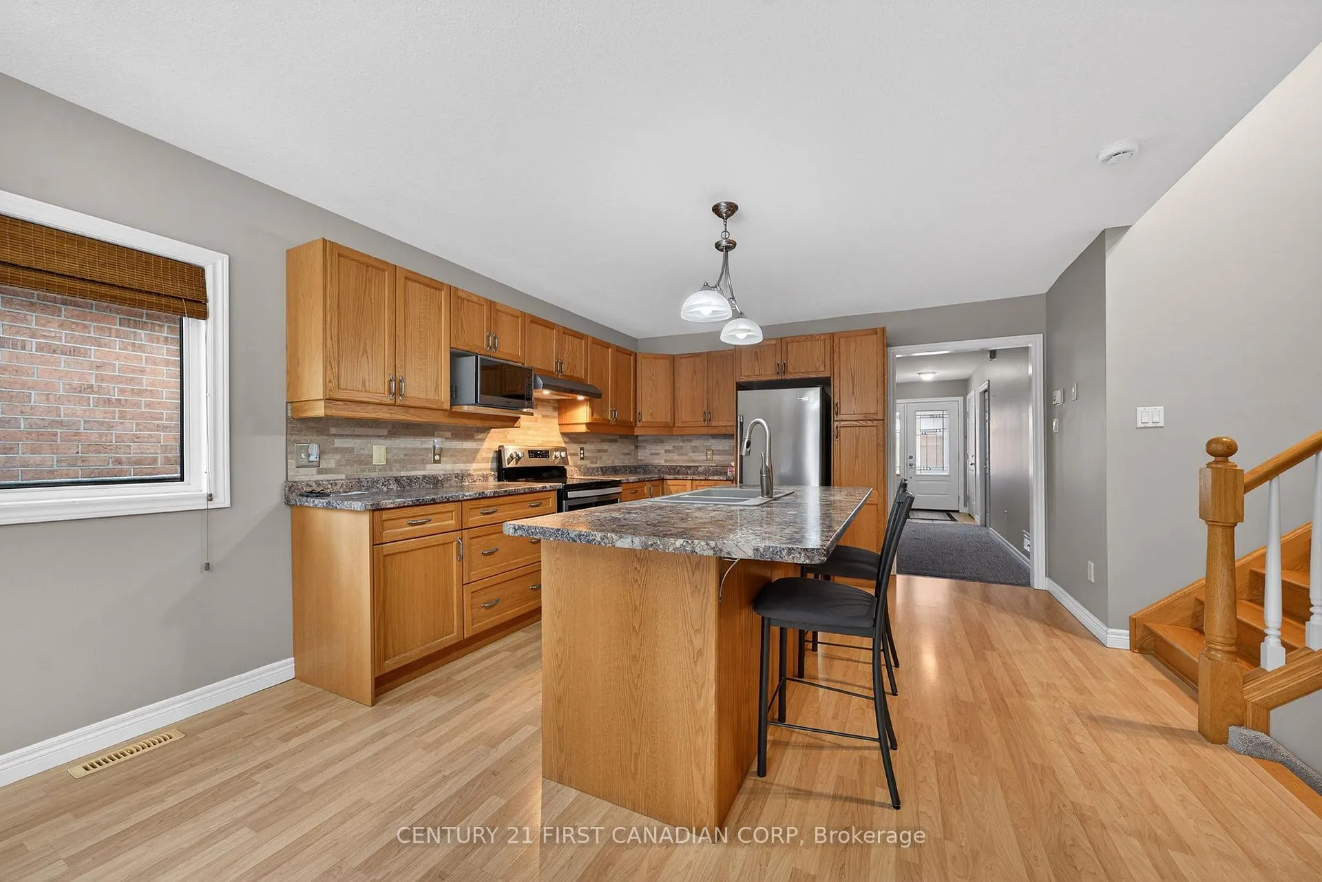 Photo 8 of 33 Juniper Crescent, Strathroy-Caradoc, SE — HOMEH
