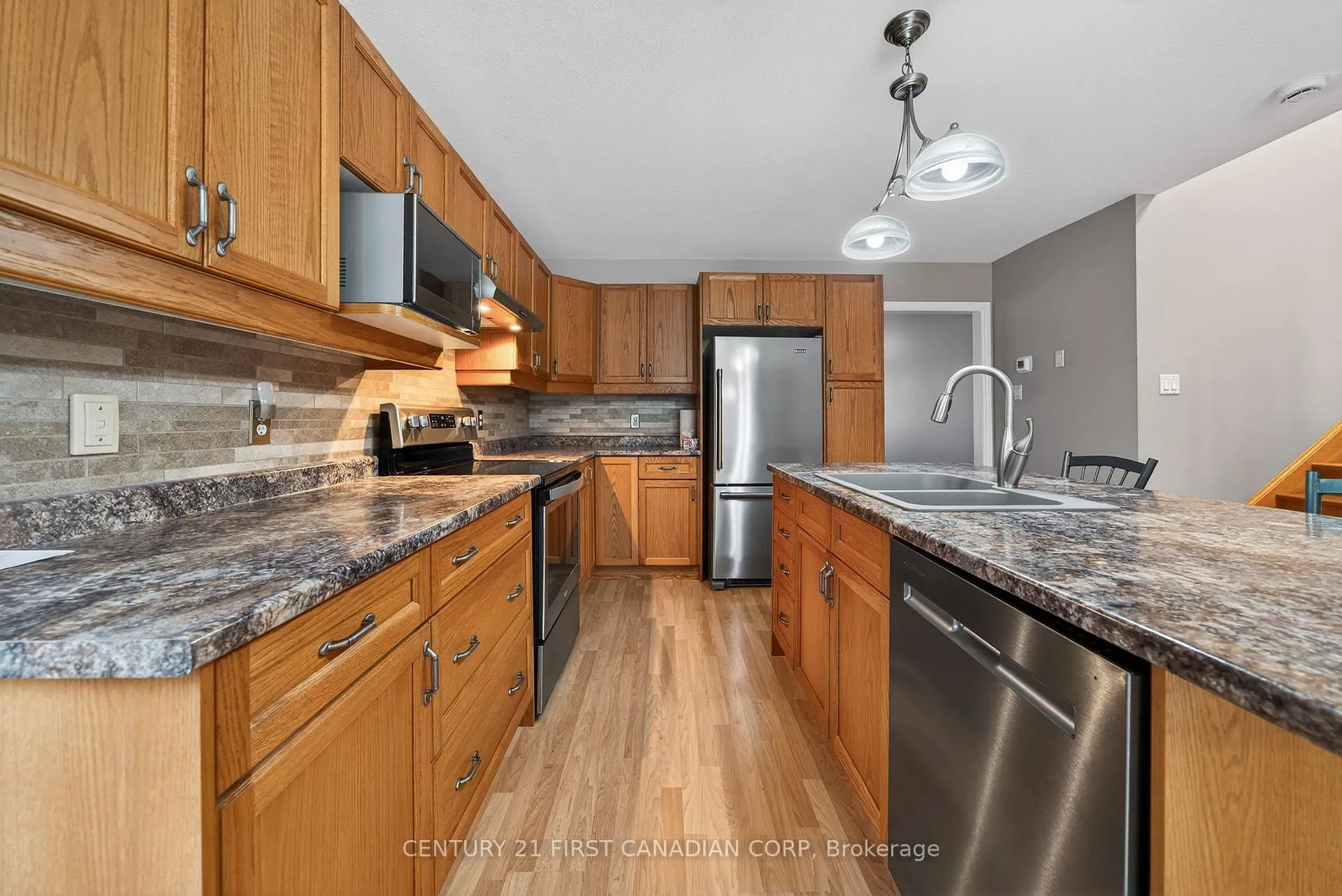 Photo 9 of 33 Juniper Crescent, Strathroy-Caradoc, SE — HOMEH