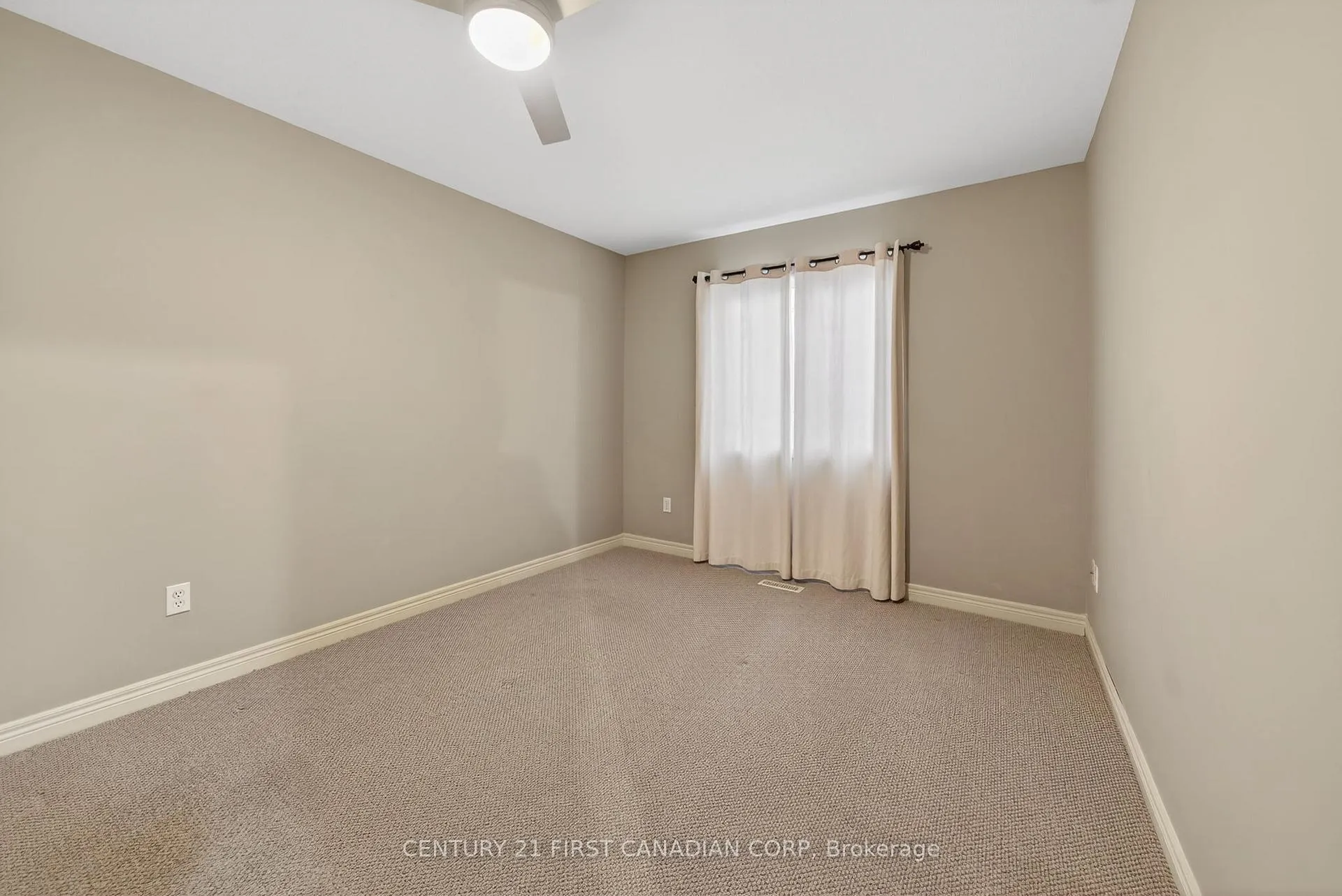 Photo 14 of 33 Juniper Crescent, Strathroy-Caradoc, SE — HOMEH