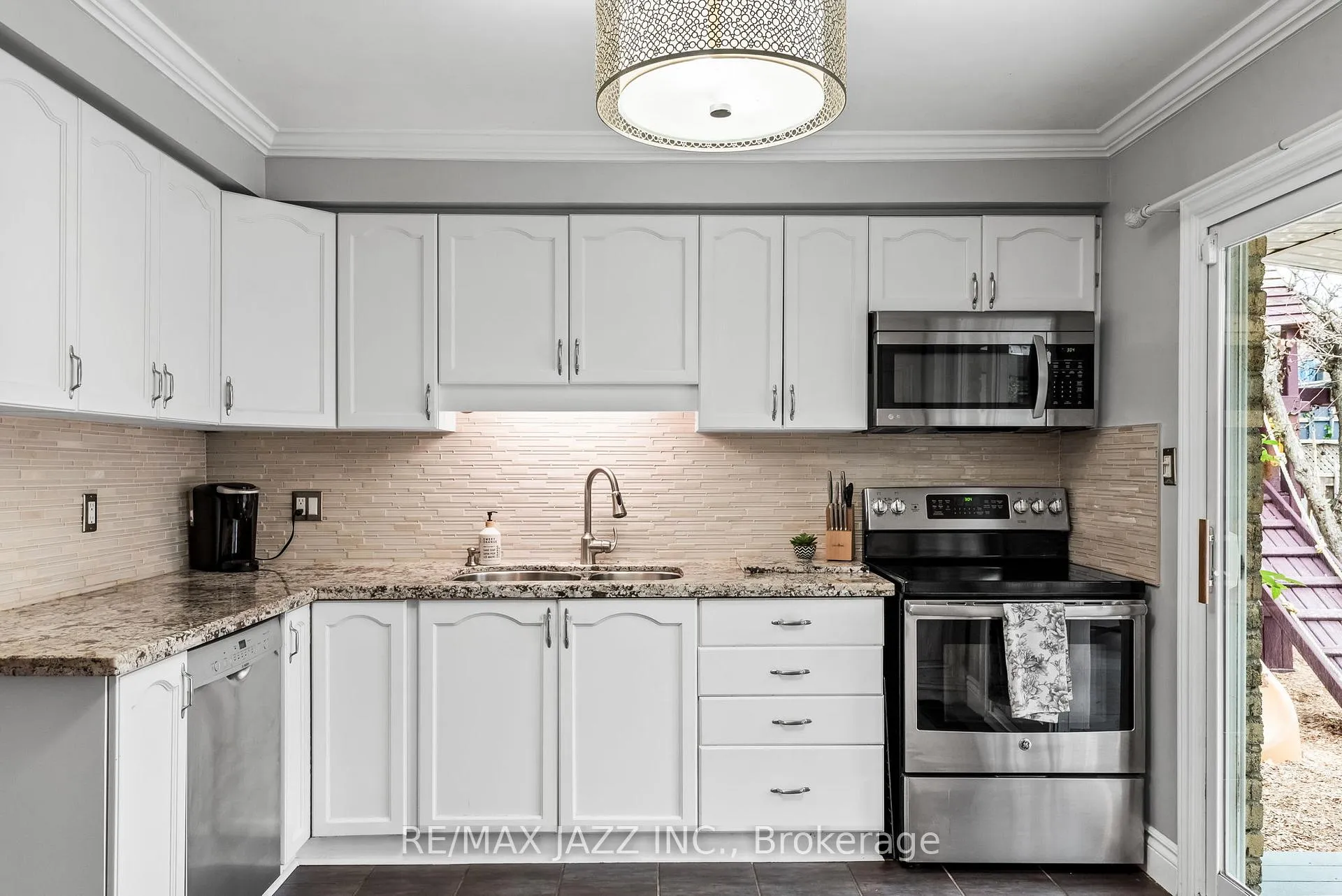 Photo 11 of 23 Pilkington Crescent, Whitby, Pringle Creek — HOMEH